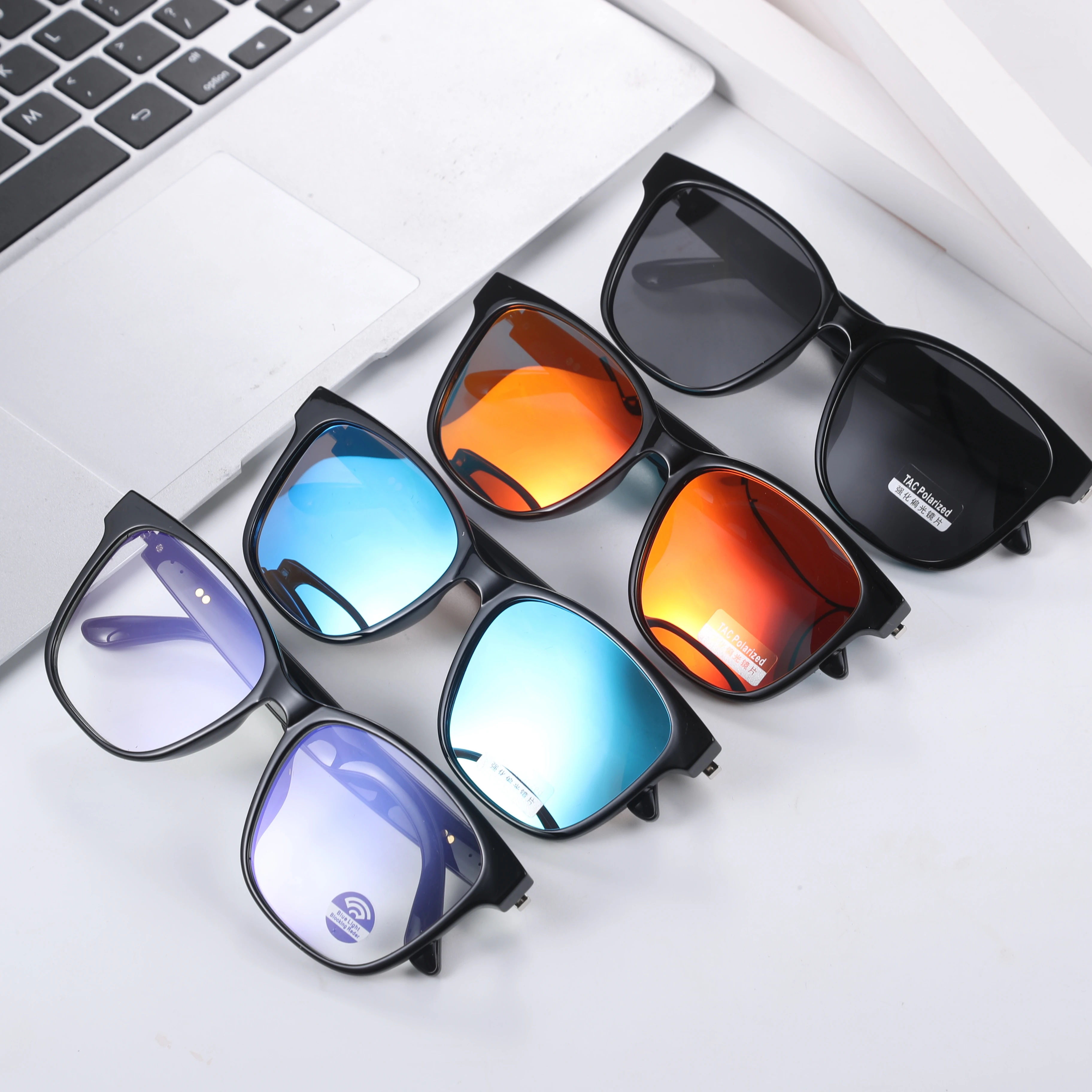 GS08 Fashion Smart Wearable Headset with Wireless BT Call Music Intelligent Control Outdoor Sunglasses
GS08 Fashion Smart Wearable Headset with Wireless BT Call Music Intelligent Control Outdoor Sunglasses