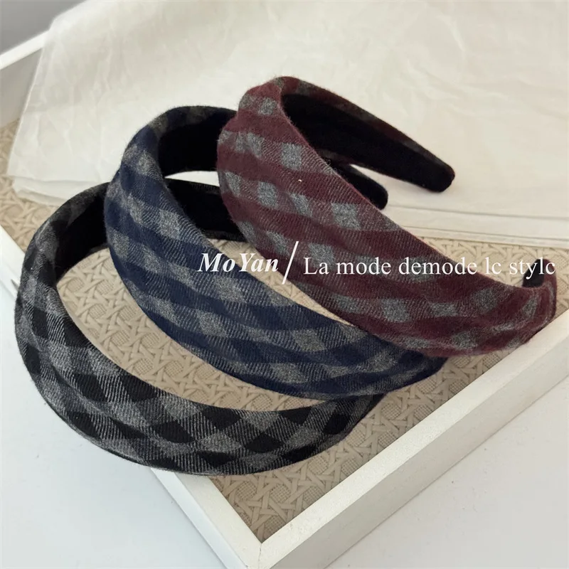 Korean concave convex diamond headband trendy hair accessory retro plaid hairpin for women
Korean concave convex diamond headband trendy hair accessory retro plaid hairpin for women