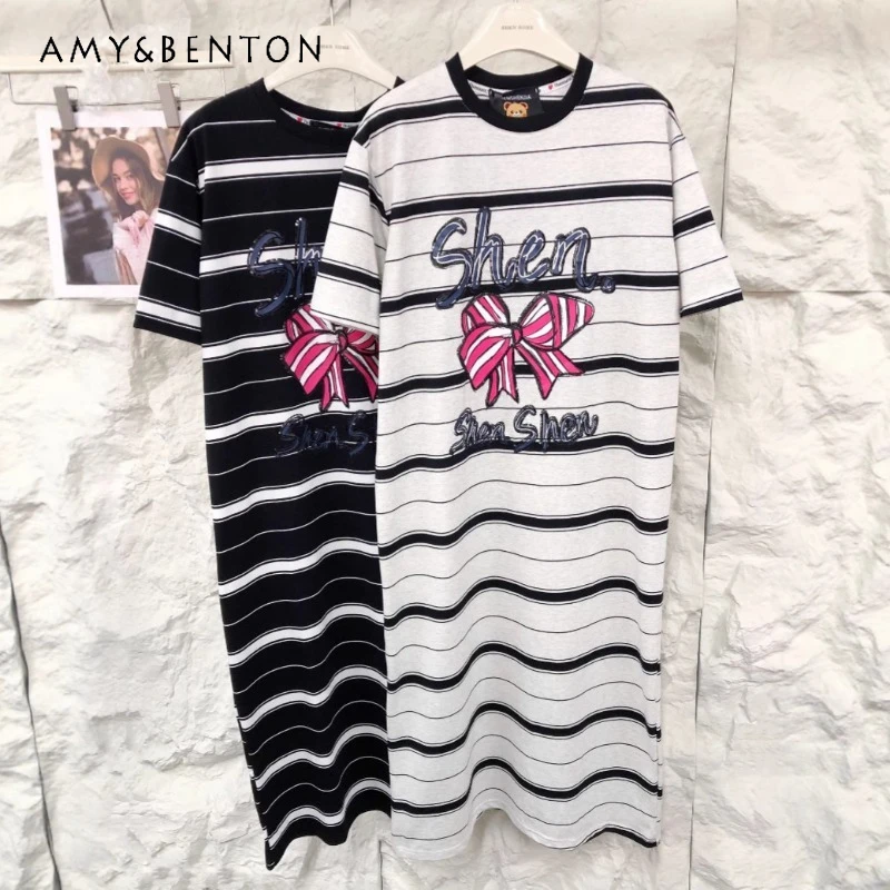 American Retro Style Bow Bead Printing Long Dresses Fashion Loose Design Striped Short-sleeved T-shirt Dress For Women's Clothes
American Retro Style Bow Bead Printing Long Dresses Fashion Loose Design Striped Short-sleeved T-shirt Dress For Women's Clothes