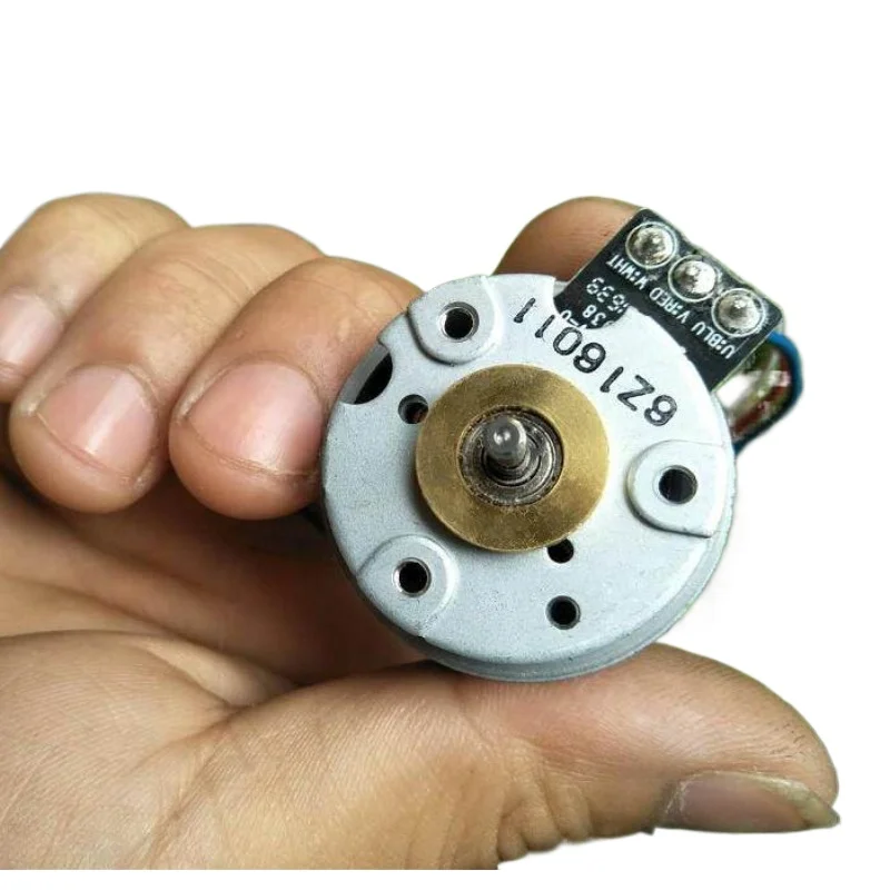 Thin high-speed brushless motor 12V three-phase brushless motor 20,000 rotating external rotor model accessories
Thin high-speed brushless motor 12V three-phase brushless motor 20,000 rotating external rotor model accessories