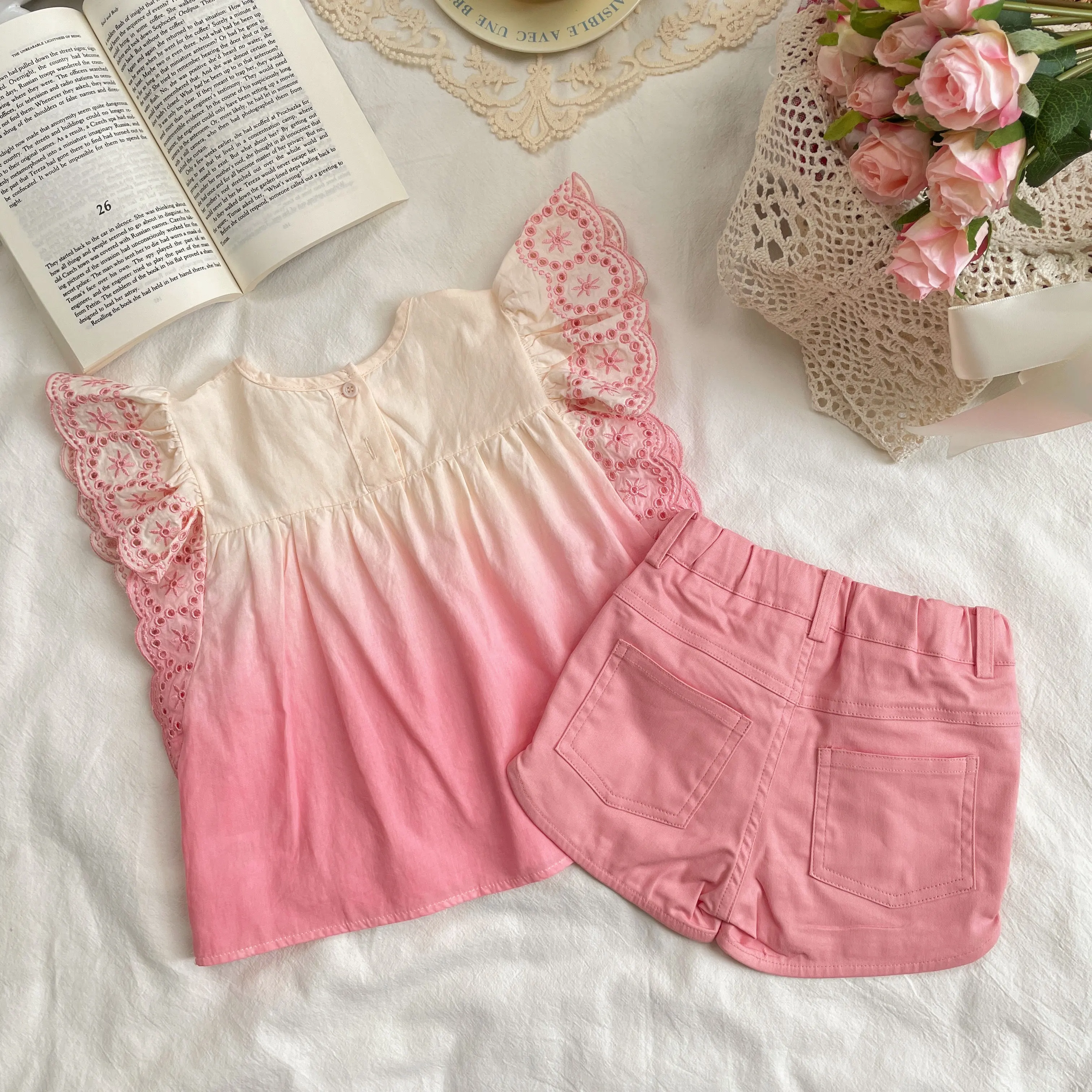 In stock! 2024 Summer lou Series Children's floral top set Girls Garden style floral shirt Shorts Bract series
In stock! 2024 Summer lou Series Children's floral top set Girls Garden style floral shirt Shorts Bract series