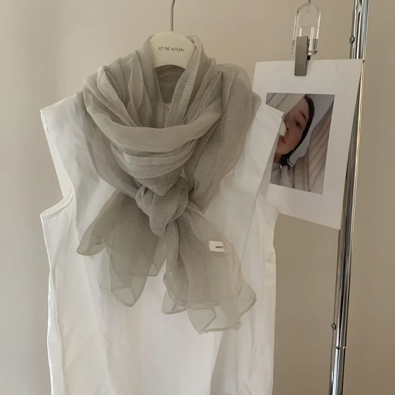 Beige Cotton Linen Shawl Thin Desert Scarf Breathable Sun Protection Wrap Versatile Ladies Scarf for Travel Outdoor
Beige Cotton Linen Shawl Thin Desert Scarf Breathable Sun Protection Wrap Versatile Ladies Scarf for Travel Outdoor