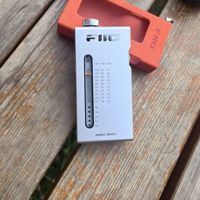 Fiio Rr11 Portable Stereo Radio Aluminum Alloy Body 3d Sound Effect Custom 13mm Ultra-Thin Fm Earphone Dual Mode Handheld Bass
Fiio Rr11 Portable Stereo Radio Aluminum Alloy Body 3d Sound Effect Custom 13mm Ultra-Thin Fm Earphone Dual Mode Handheld Bass