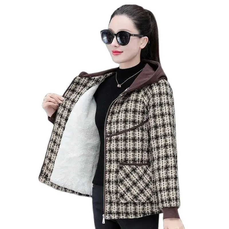 Women's Winter Coat Tops Add Velvet Thick Tweed Short Grid Woolen Jacket 2023 New Hooded Warm Cotton-Padded Jacket Female
Women's Winter Coat Tops Add Velvet Thick Tweed Short Grid Woolen Jacket 2023 New Hooded Warm Cotton-Padded Jacket Female