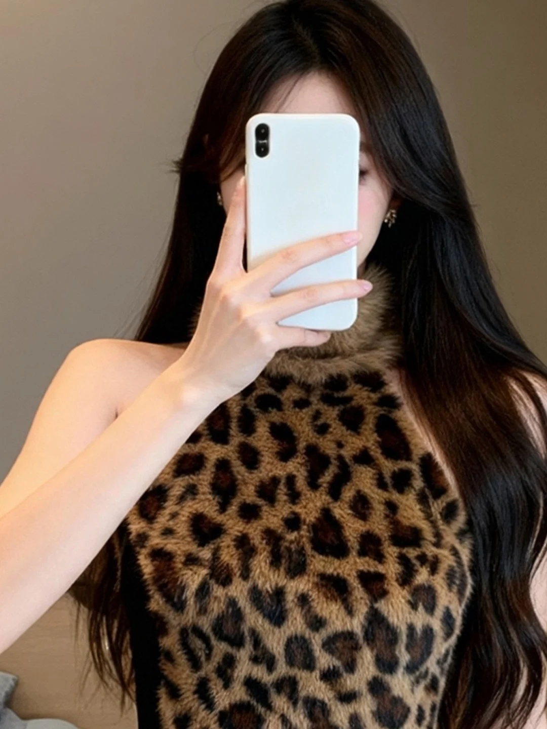 Fashionable Leopard Print Halter Neck Patchwork Vest Women's Base Shirt Trendy Autumn Winter New Style Spicy Girl Top
Fashionable Leopard Print Halter Neck Patchwork Vest Women's Base Shirt Trendy Autumn Winter New Style Spicy Girl Top