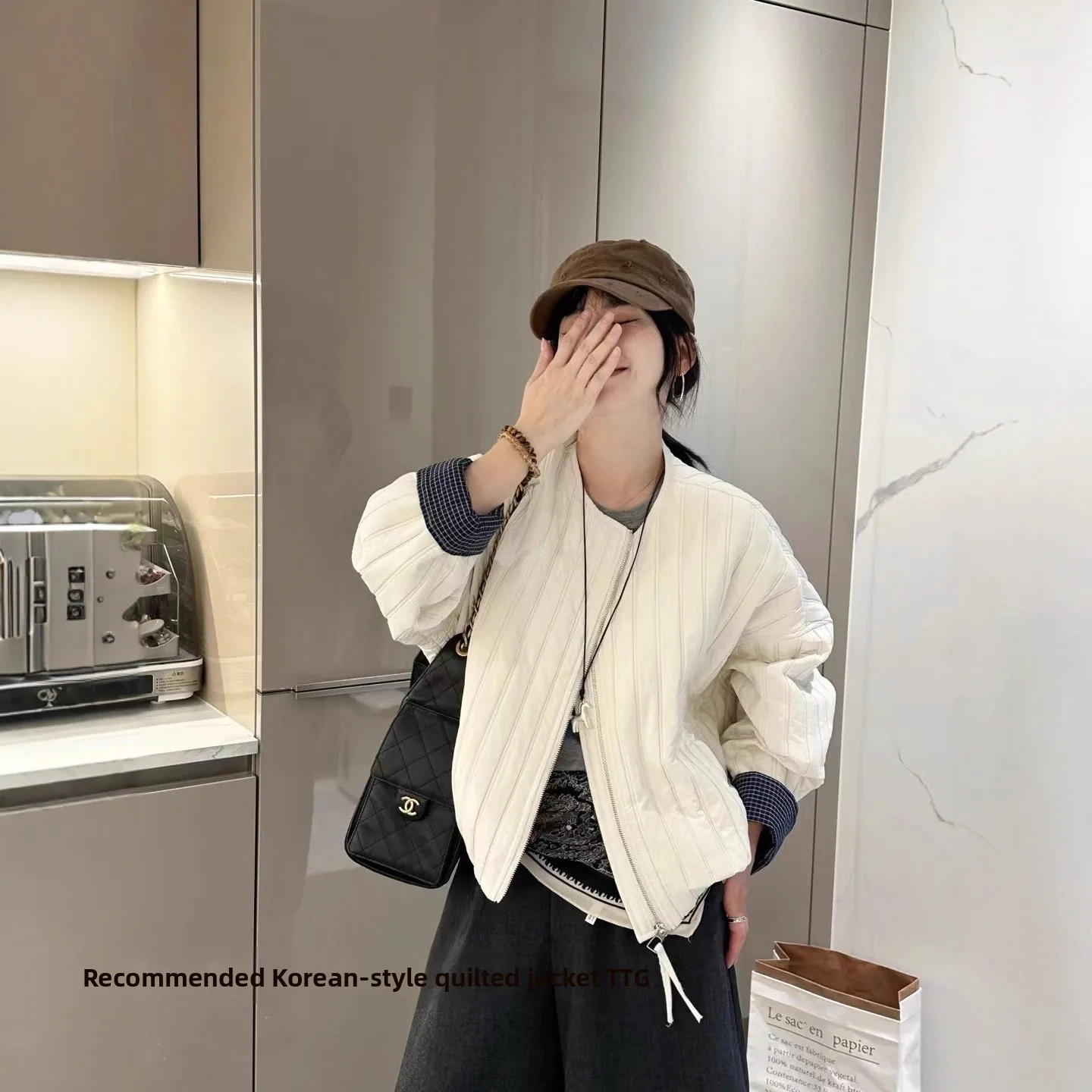 Женская легкая трикотажная куртка-бомбер из хлопка для весны и осени, модная верхняя одежда для невысоких женщин
Женская легкая трикотажная куртка-бомбер из хлопка для весны и осени, модная верхняя одежда для невысоких женщин