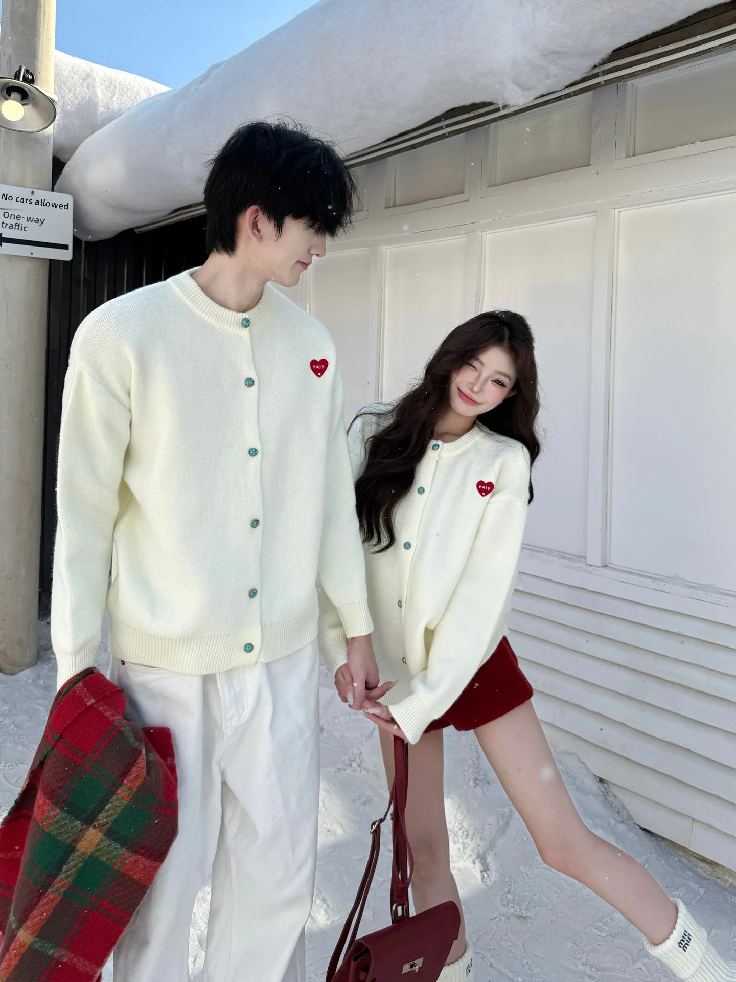 Korean Style Heart Pattern Knitted Sweater Jacket Soft Cozy Versatile Autumn Winter New Fashionable Couple Outfit Loose Fit
Korean Style Heart Pattern Knitted Sweater Jacket Soft Cozy Versatile Autumn Winter New Fashionable Couple Outfit Loose Fit