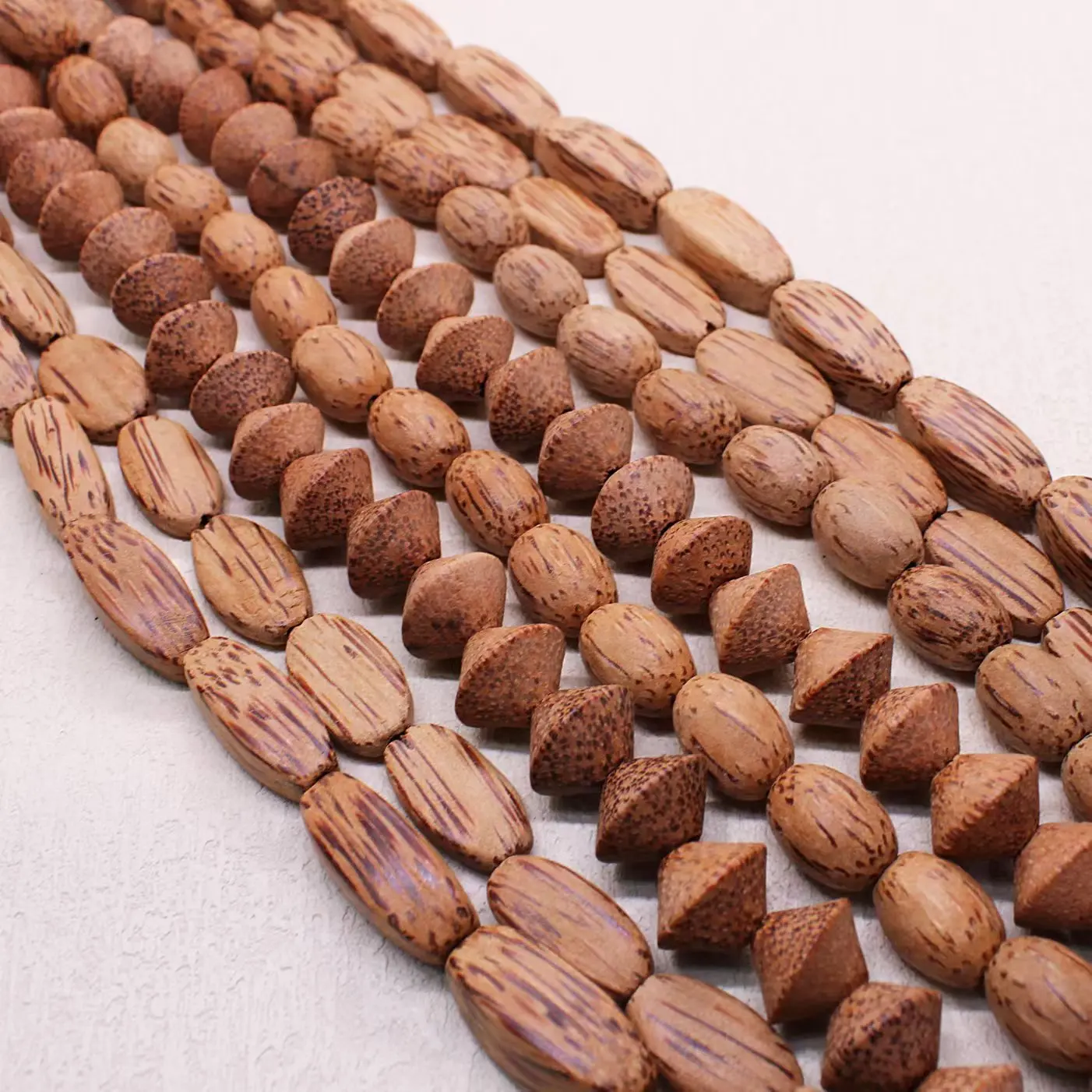 1 String Coconut Shell Beads Natural Wood DIY Bracelet Accessories Irregular Loose Beads Jewelry Material
1 String Coconut Shell Beads Natural Wood DIY Bracelet Accessories Irregular Loose Beads Jewelry Material
