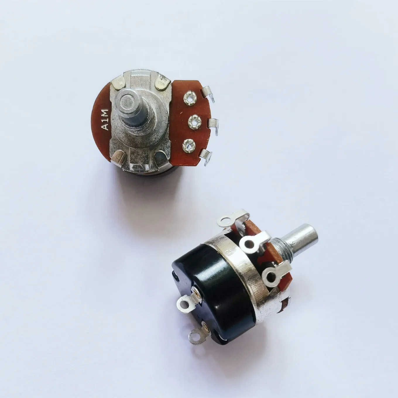Original new 100% 24 Type A1M dimmer with switched potentiometer adjustable resistance governor handle length 15mm
Original new 100% 24 Type A1M dimmer with switched potentiometer adjustable resistance governor handle length 15mm