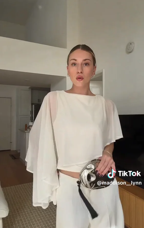 Women's White Sheer Batwing Sleeve Blouse Minimalist Cute Tassel Detail Cropped Blouses 2026 Summer Lady Fashion Streetwear Top
Women's White Sheer Batwing Sleeve Blouse Minimalist Cute Tassel Detail Cropped Blouses 2026 Summer Lady Fashion Streetwear Top