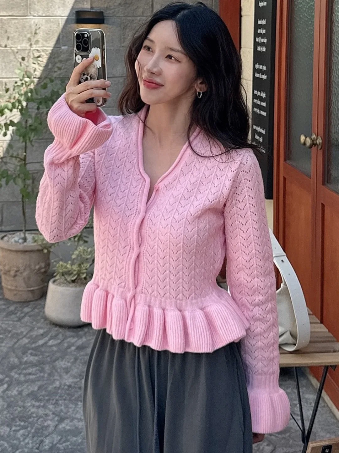 Chic Knitted Open Cardigan Women's Spring Autumn Hollow out Floral Embroidery Bell Sve irt Soft Gentle Sle Flounce Hem
Chic Knitted Open Cardigan Women's Spring Autumn Hollow out Floral Embroidery Bell Sve irt Soft Gentle Sle Flounce Hem