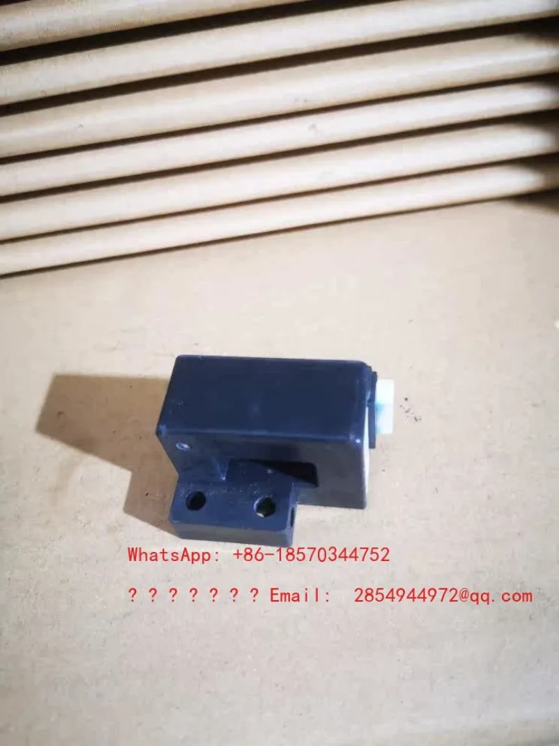 Current Sensor Transformer 6FBR15 6FB15 6FB20 Electric Forklift Parts
Current Sensor Transformer 6FBR15 6FB15 6FB20 Electric Forklift Parts