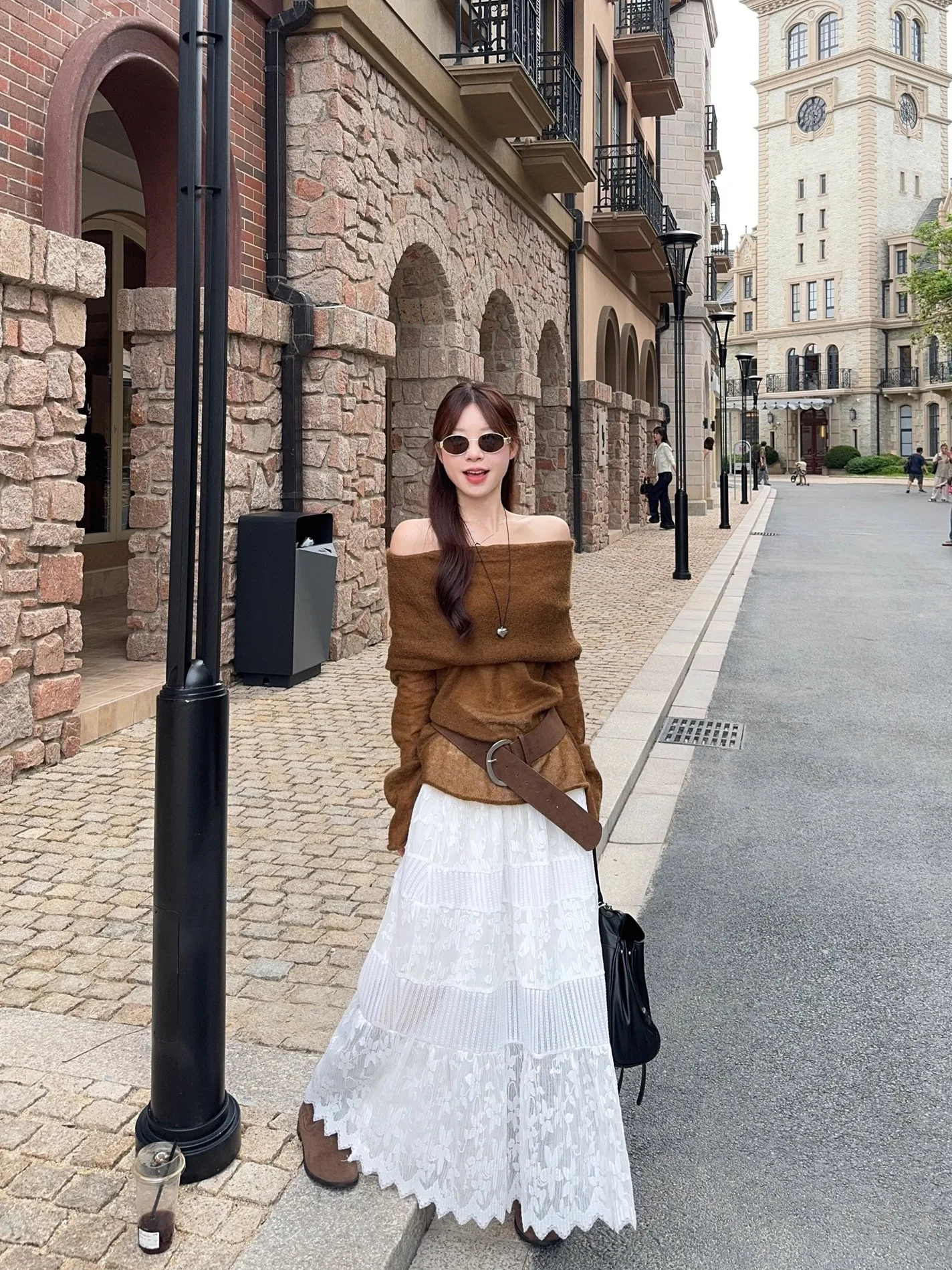 Retro Lace Halter Neck Long Sleeve Sweater And High Waist Skirt Two Piece Set for Women Autumn Casual Loose Fit Fashion Set
Retro Lace Halter Neck Long Sleeve Sweater And High Waist Skirt Two Piece Set for Women Autumn Casual Loose Fit Fashion Set