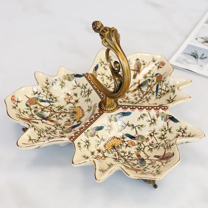 Ceramic Alloy Grid Candy Plate Hotel Clubhouse Soft Decorations Dried Food Snack Plate with Handle
Ceramic Alloy Grid Candy Plate Hotel Clubhouse Soft Decorations Dried Food Snack Plate with Handle