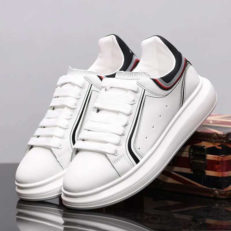 Fashion brand thick-soled men's shoes, lightweight and breathable men's and women's running shoes, versatile white shoes
Fashion brand thick-soled men's shoes, lightweight and breathable men's and women's running shoes, versatile white shoes
