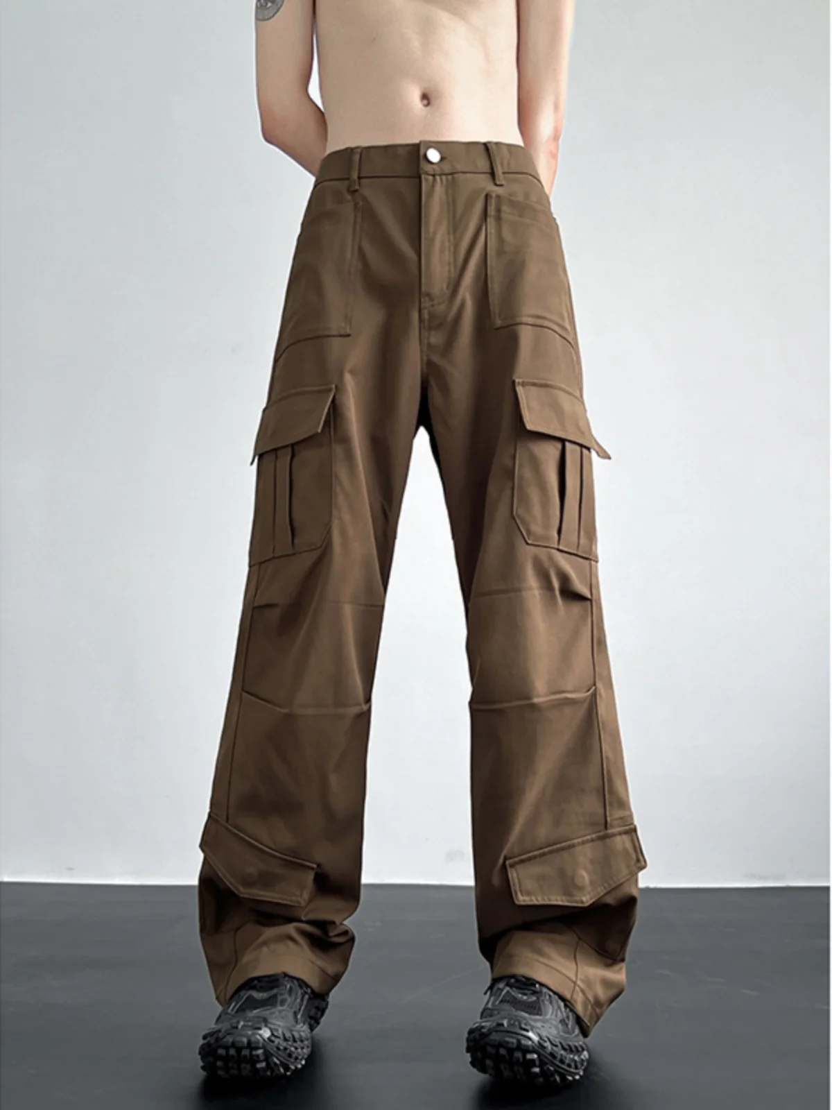 Мужские повседневные брюки прямого кроя в рабочем стиле, осенняя новинка, американский уличный стиль, свободные широкие брюки с множеством карманов
Мужские повседневные брюки прямого кроя в рабочем стиле, осенняя новинка, американский уличный стиль, свободные широкие брюки с множеством карманов