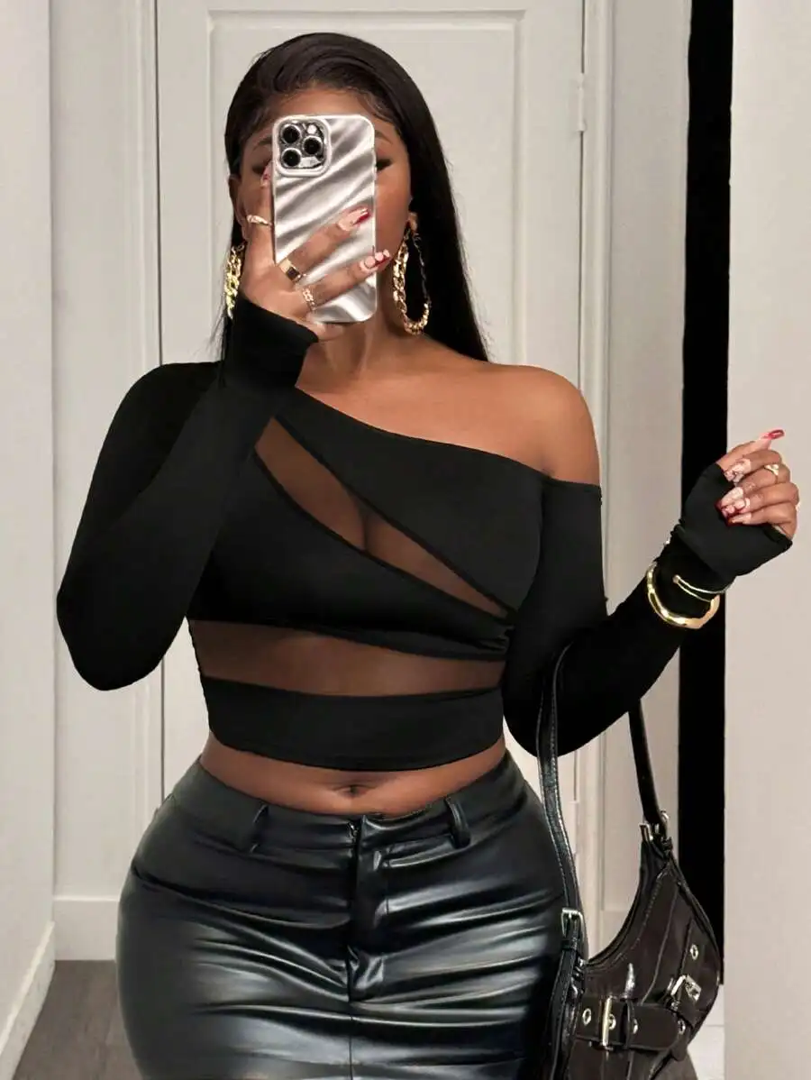 Черный укороченный топ с открытыми плечами, длинными рукавами и прозрачными вставками для вечеринок
Черный укороченный топ с открытыми плечами, длинными рукавами и прозрачными вставками для вечеринок