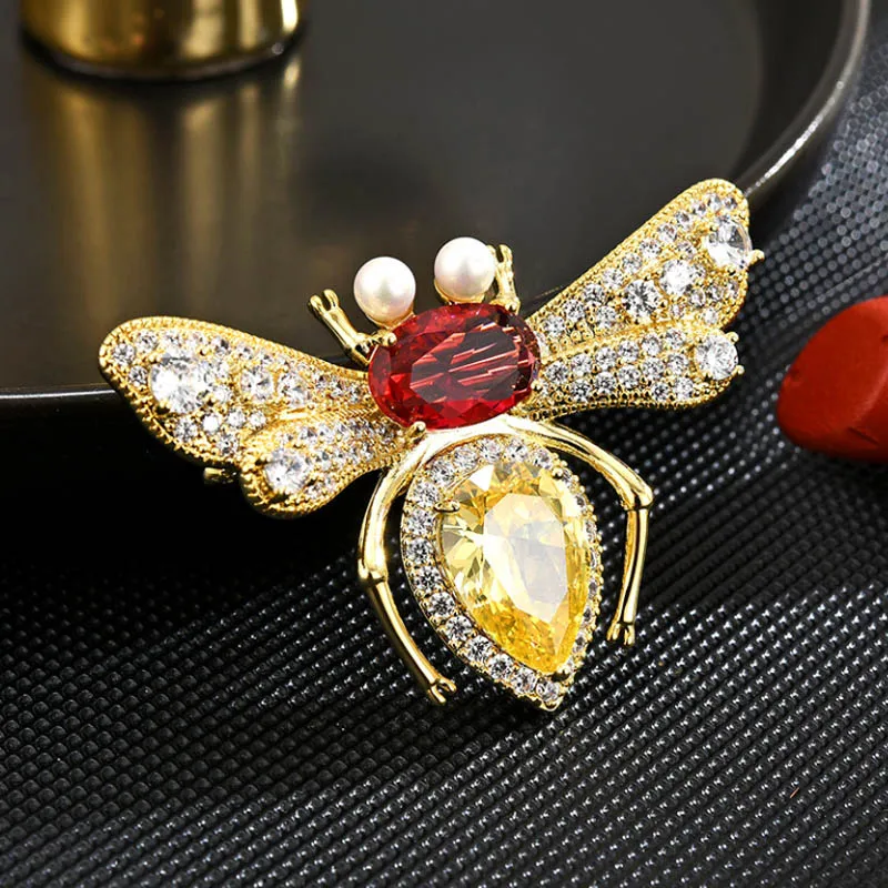 Donia Jewelry Fashion Bee Titanium Steel Micro-Inlaid AAA Zircon Silver Needle Luxury Retro Insect Brooch
Donia Jewelry Fashion Bee Titanium Steel Micro-Inlaid AAA Zircon Silver Needle Luxury Retro Insect Brooch