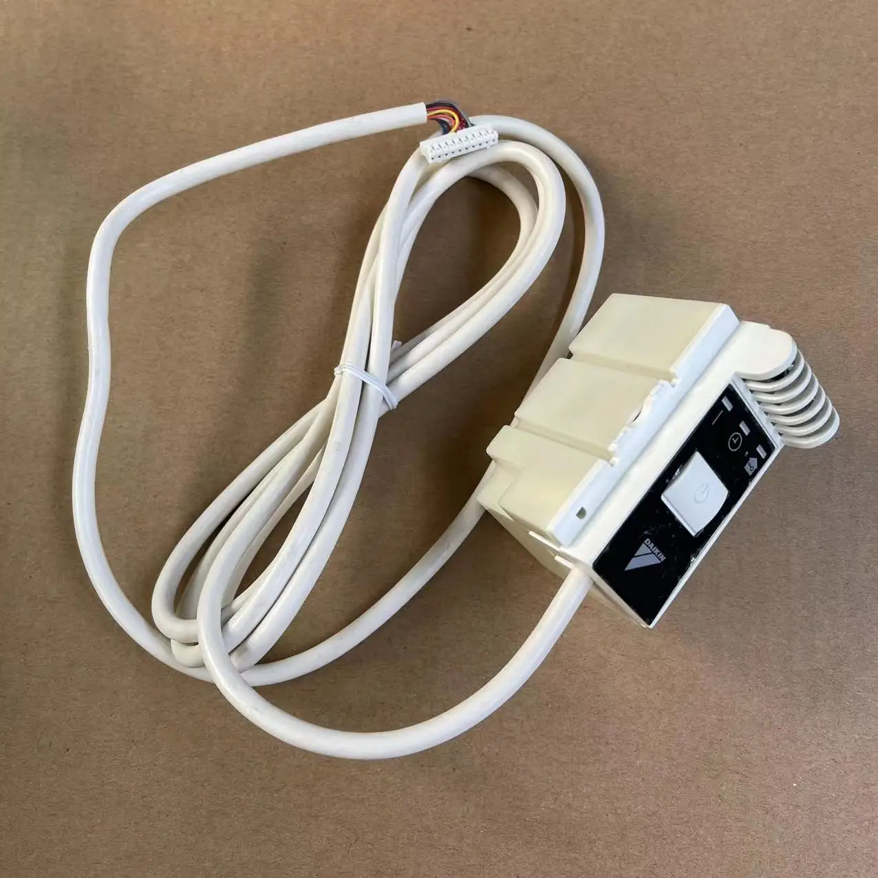 Suitable for Daikin Air Conditioner One-to-one Air Duct Receiver CDXS35EV2C3M4M
Suitable for Daikin Air Conditioner One-to-one Air Duct Receiver CDXS35EV2C3M4M