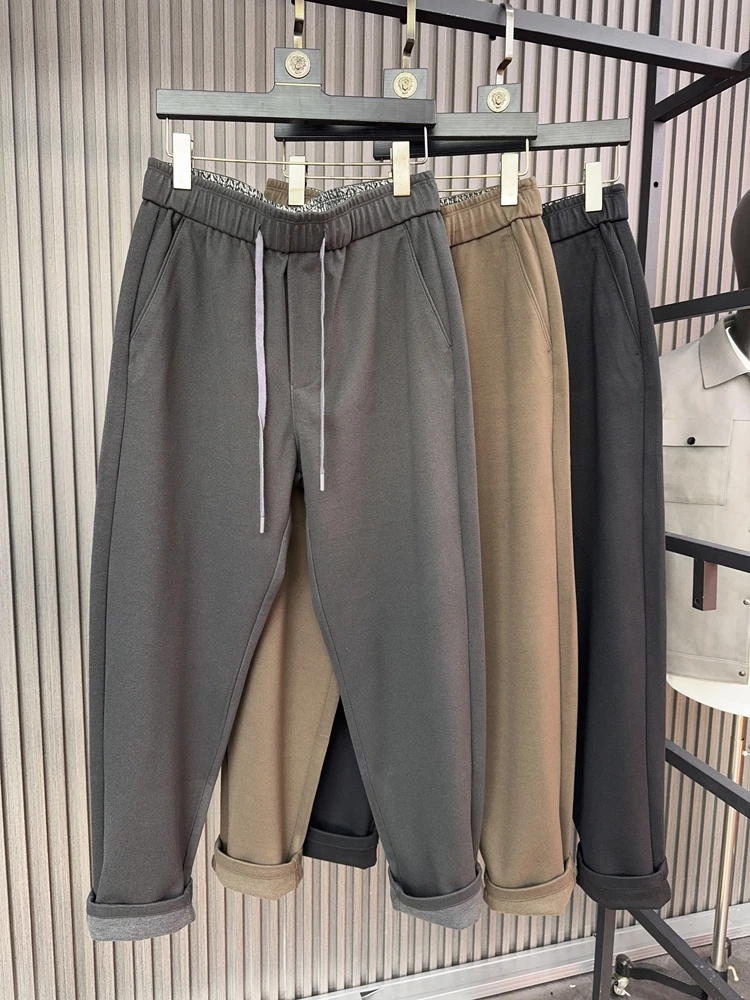 Svip мужские шерстяные повседневные брюки с широкими штанинами, осень-зима, модные городские брюки, удобные зауженные брюки, чистый цвет
Svip мужские шерстяные повседневные брюки с широкими штанинами, осень-зима, модные городские брюки, удобные зауженные брюки, чистый цвет