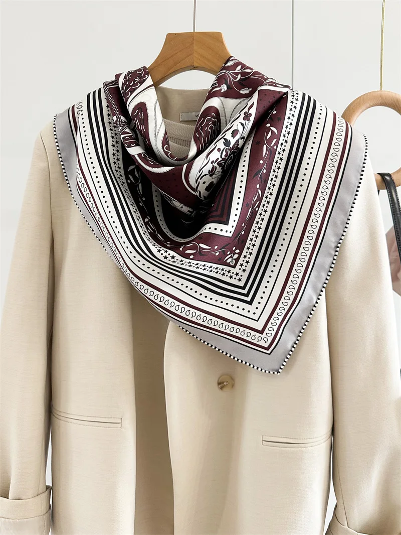 Double Faced Mulberry Silk Scarf 90CM Luxury Square Shawls Handmade Rolled Bandanas Clothing Accessories
Double Faced Mulberry Silk Scarf 90CM Luxury Square Shawls Handmade Rolled Bandanas Clothing Accessories