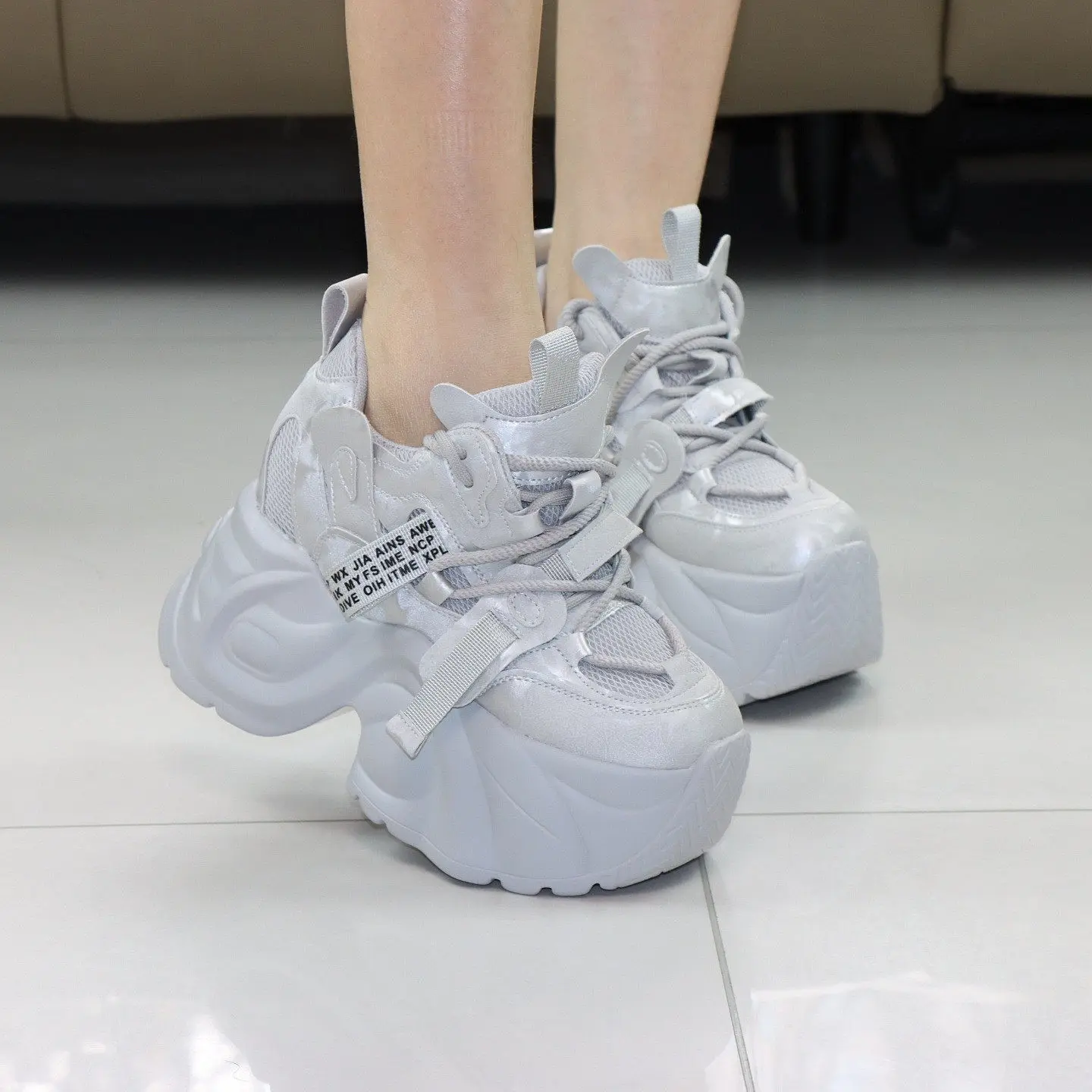 Women's 12CM/10CM Height Increasing Chunky Dad Shoes 2026 Low-top Mesh Platform White Sneakers Casual Elevator Footwear
Women's 12CM/10CM Height Increasing Chunky Dad Shoes 2026 Low-top Mesh Platform White Sneakers Casual Elevator Footwear
