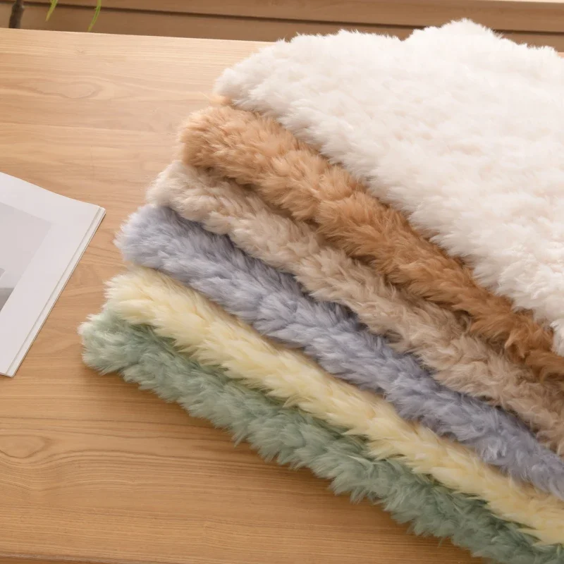 25x45cm Curly Plush Fabric Soft Faux Fur Cloth for Warm Coat Sleepwear Scarf DIY Sewing Winter Hat Bedding Handmade Fabric
25x45cm Curly Plush Fabric Soft Faux Fur Cloth for Warm Coat Sleepwear Scarf DIY Sewing Winter Hat Bedding Handmade Fabric
