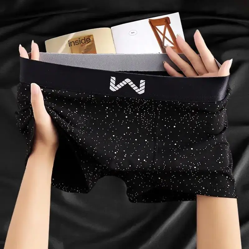 Men's Comfortable Breathable Cotton Print Boxer Shorts Flat Angle Underwear mid Waist Fashionable Square Pants Home Clothes
Men's Comfortable Breathable Cotton Print Boxer Shorts Flat Angle Underwear mid Waist Fashionable Square Pants Home Clothes