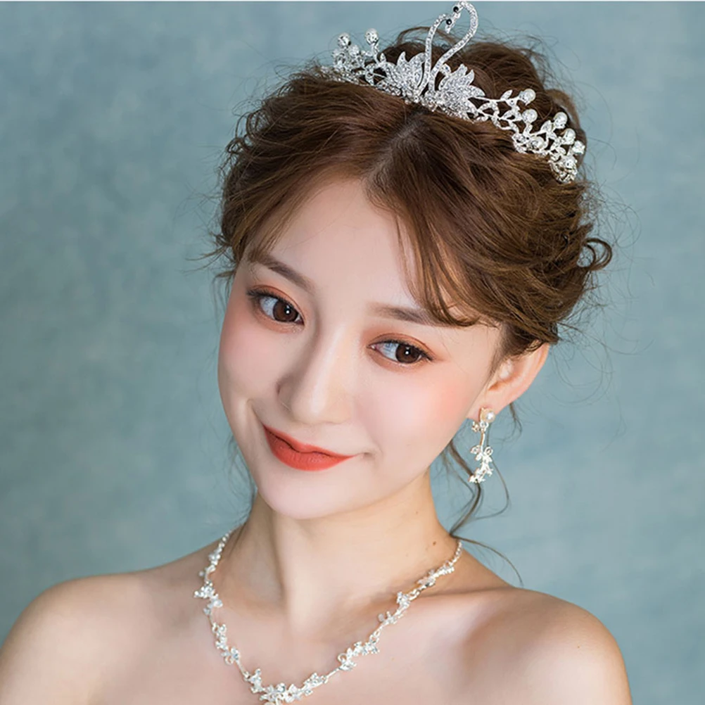 Swan Crown Tiara Rhinestone Hair Crown Headband Wedding Bride Elegant Accessories Shiny Chic Durable Engagement Parties Gift
Swan Crown Tiara Rhinestone Hair Crown Headband Wedding Bride Elegant Accessories Shiny Chic Durable Engagement Parties Gift