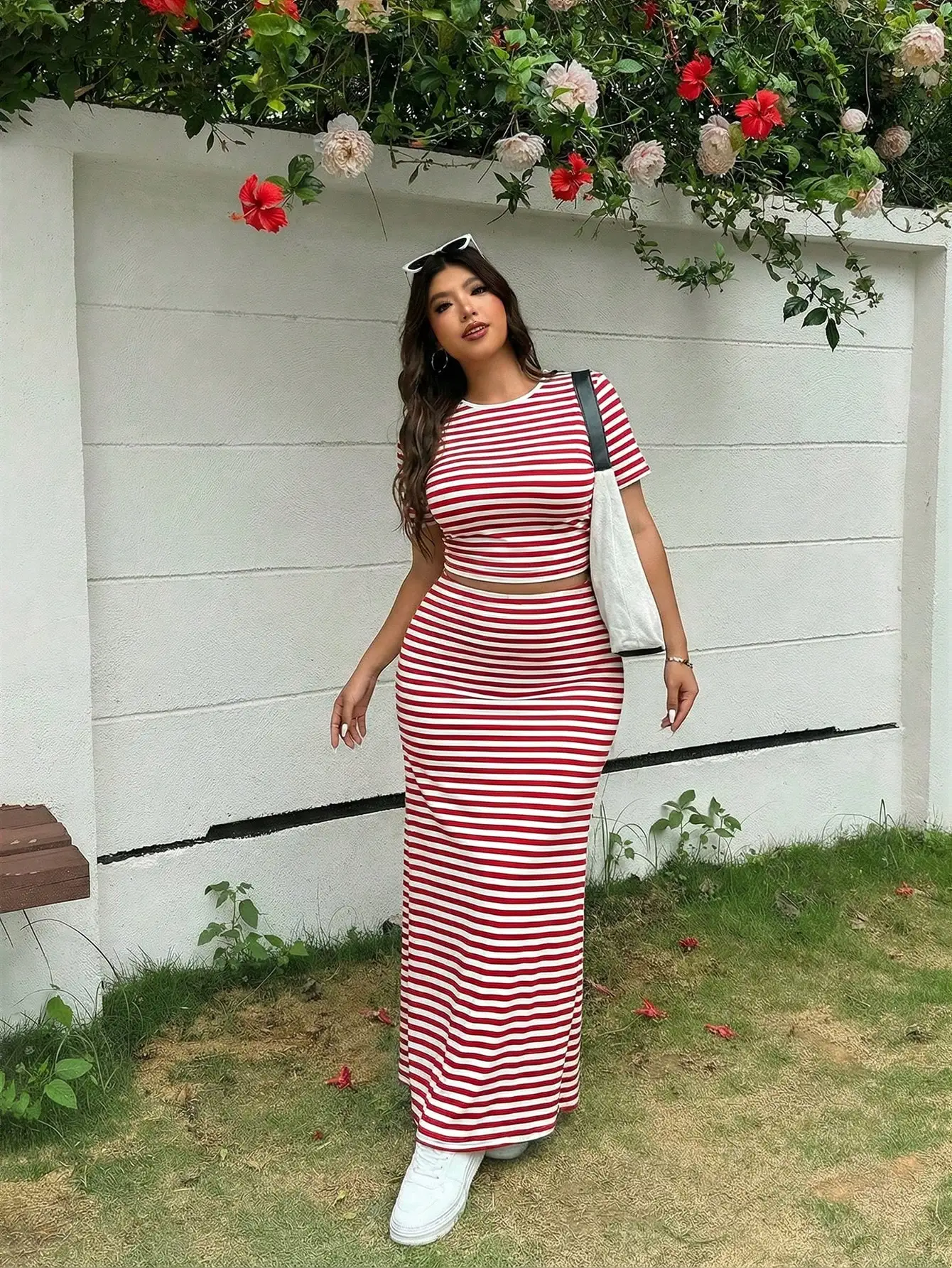 Red And White Striped 2 Piece Set Women Casual Crop Top And Maxi Skirt Summer Outfit
Red And White Striped 2 Piece Set Women Casual Crop Top And Maxi Skirt Summer Outfit