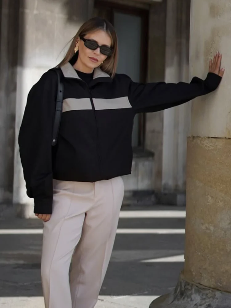Women's Color Block Stand Collar Oversized Lightweight Zip-up Jacket 2026 Spring Casual Outerwear Trendy Lady Windbreaker
Women's Color Block Stand Collar Oversized Lightweight Zip-up Jacket 2026 Spring Casual Outerwear Trendy Lady Windbreaker