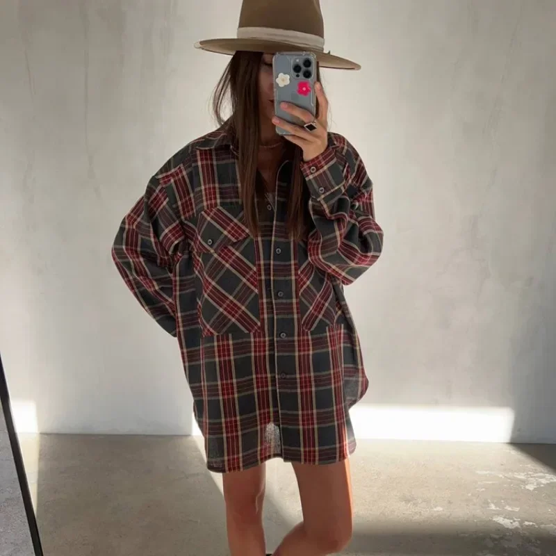 Women Elegant Plaid Shirt Top Casual Y2K Chic Vintage Long Sleeve Single Breasted Button Pocket Blouse T-shirt Streetwear
Women Elegant Plaid Shirt Top Casual Y2K Chic Vintage Long Sleeve Single Breasted Button Pocket Blouse T-shirt Streetwear