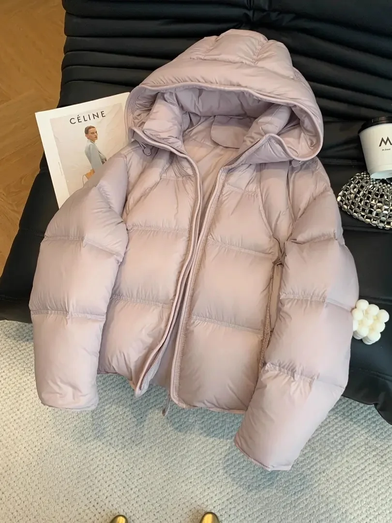 Корейская теплая розовая женская куртка с капюшоном на пуховом утеплителе, новая зимняя коллекция 2026 года, очень красивая, с подкладкой из хлопка, верхняя одежда
Корейская теплая розовая женская куртка с капюшоном на пуховом утеплителе, новая зимняя коллекция 2026 года, очень красивая, с подкладкой из хлопка, верхняя одежда