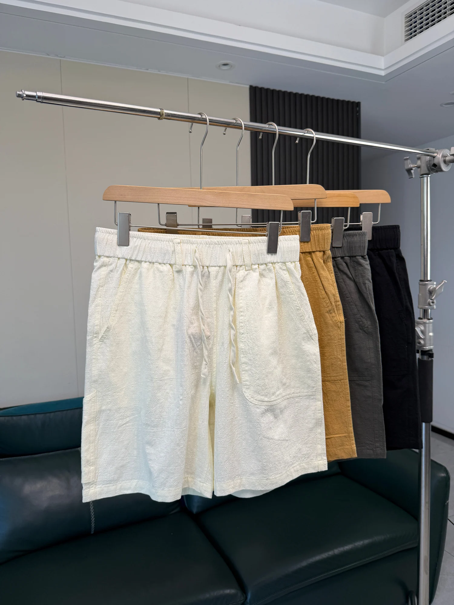 Elastic Waist Casual Shorts Soft And Fine Youth Summer Loose Fit Versatile Comfortable Loose Shorts Trendy
Elastic Waist Casual Shorts Soft And Fine Youth Summer Loose Fit Versatile Comfortable Loose Shorts Trendy