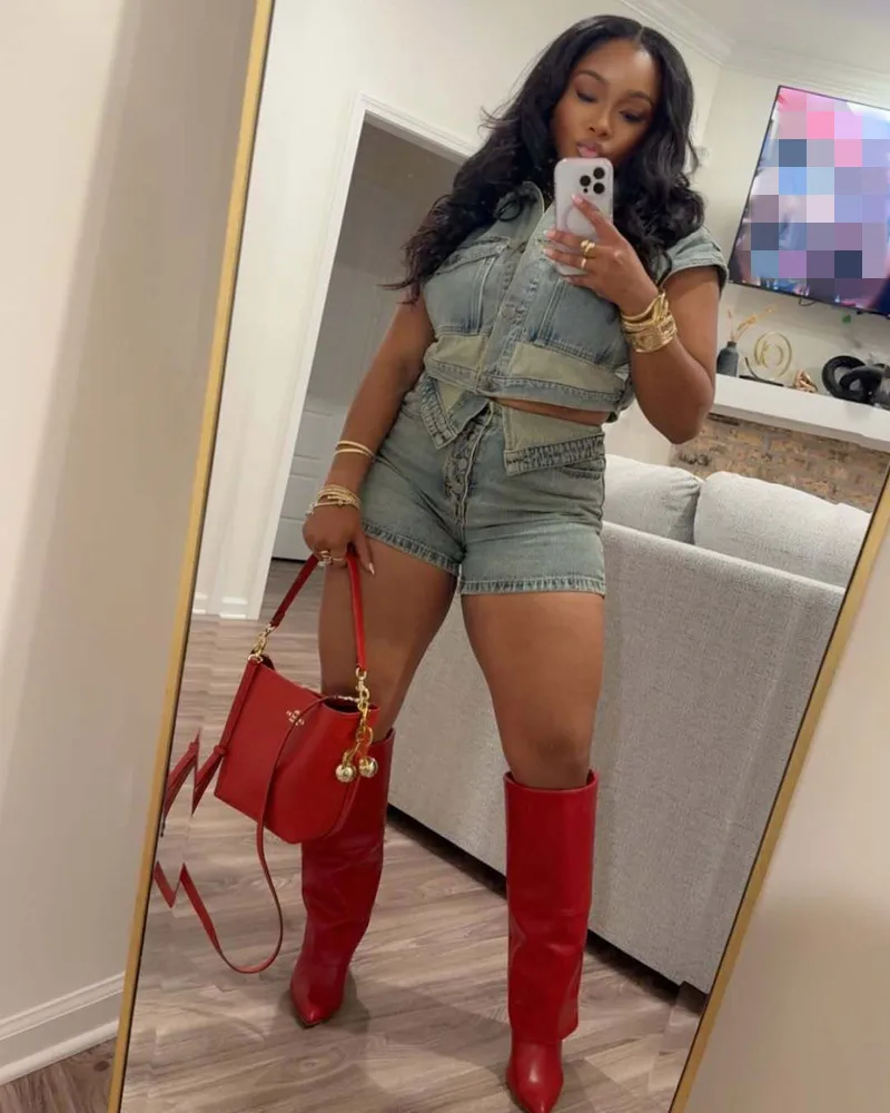 2025 Fashion Denim Two Piece Sets Woman Outfits Sexy Casual Streetwear Stretch Jean Two Tone Crop Shirt Top and Slim Shorts Set
2025 Fashion Denim Two Piece Sets Woman Outfits Sexy Casual Streetwear Stretch Jean Two Tone Crop Shirt Top and Slim Shorts Set