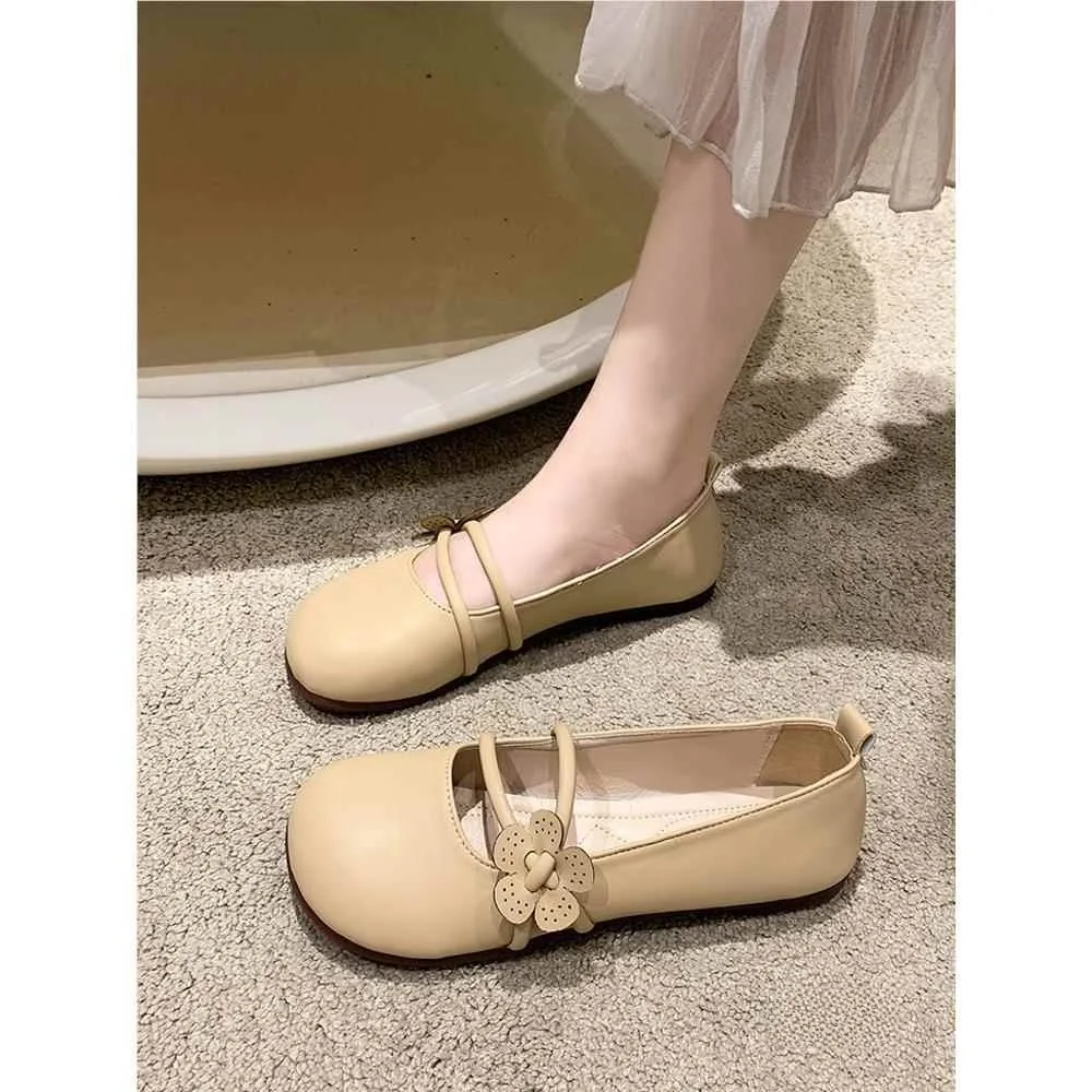 Women's Soft Bottom Slip-On Shoes for Skirts 2024 Summer New Style Gentle Mouth Grandma Shoes Fashionable Korean Style
Women's Soft Bottom Slip-On Shoes for Skirts 2024 Summer New Style Gentle Mouth Grandma Shoes Fashionable Korean Style