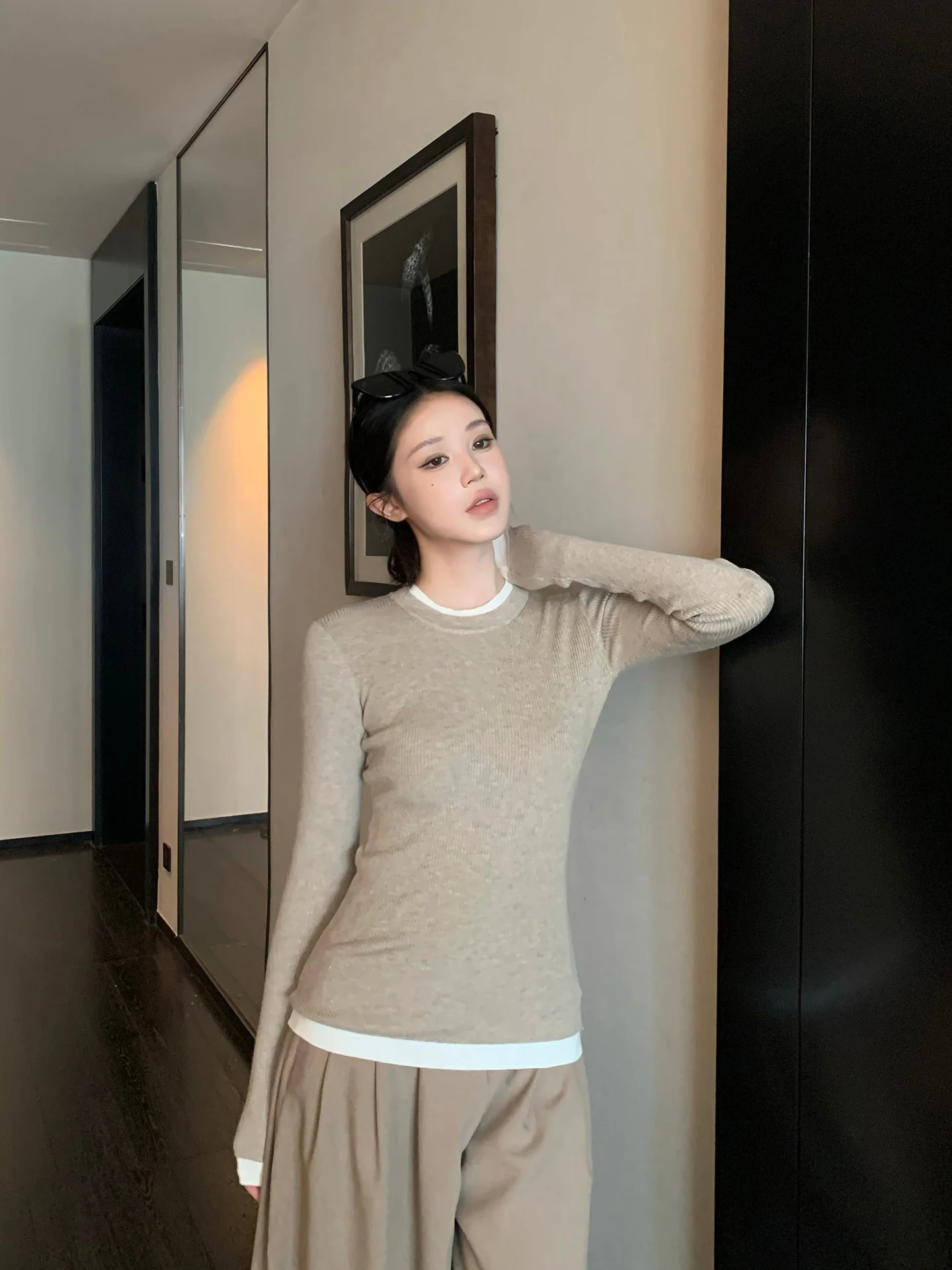 Теплый шерстяной вязаный свитер для женщин, повседневный дизайн из двух предметов, облегающий длинный свек, круглый топ на осень-зиму
Теплый шерстяной вязаный свитер для женщин, повседневный дизайн из двух предметов, облегающий длинный свек, круглый топ на осень-зиму