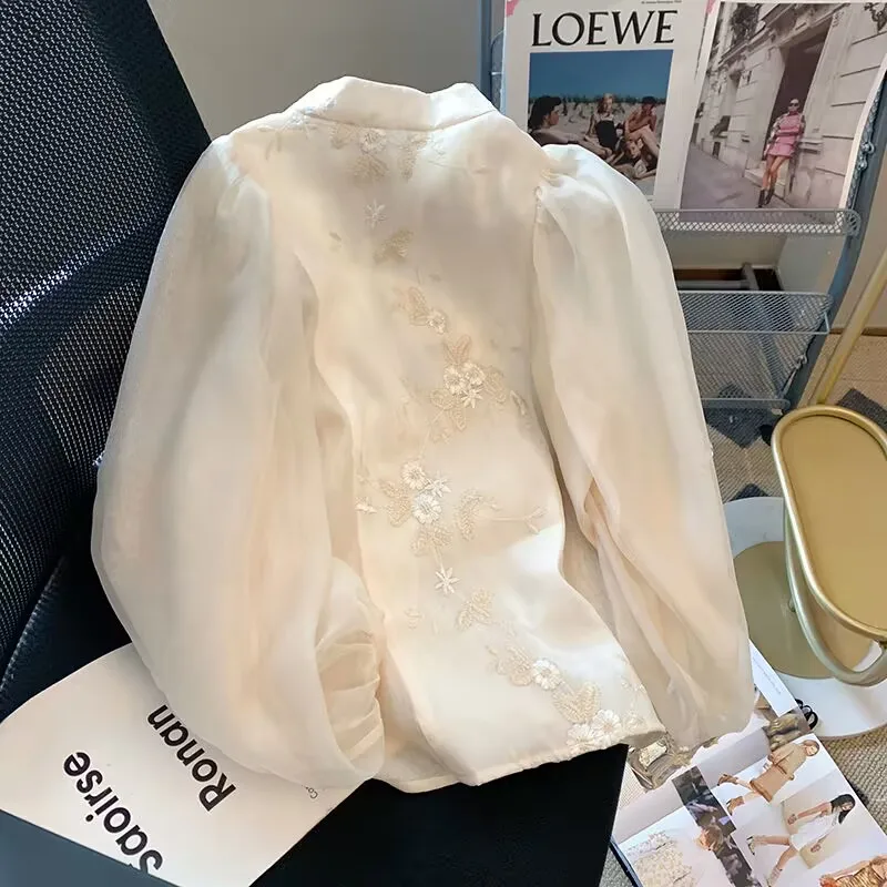 Casual Bubble Sleeve Loose Tops Fashion Embroidered Silk Women's Blouse 2023 Summer Flowers Chiffon Shirts White Blusas
Casual Bubble Sleeve Loose Tops Fashion Embroidered Silk Women's Blouse 2023 Summer Flowers Chiffon Shirts White Blusas