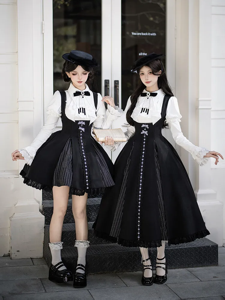 With Puji Black Gothic Lolita Sweet Retro Op Dress Set 5-piece Ruffle Lace Outfit With Belt Bow Fake Collar Headband For Cosplay
With Puji Black Gothic Lolita Sweet Retro Op Dress Set 5-piece Ruffle Lace Outfit With Belt Bow Fake Collar Headband For Cosplay