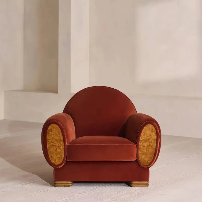 Retro style solid wood decorative chair, medieval designer works, suitable for exhibition halls, small spaces, hotels
Retro style solid wood decorative chair, medieval designer works, suitable for exhibition halls, small spaces, hotels