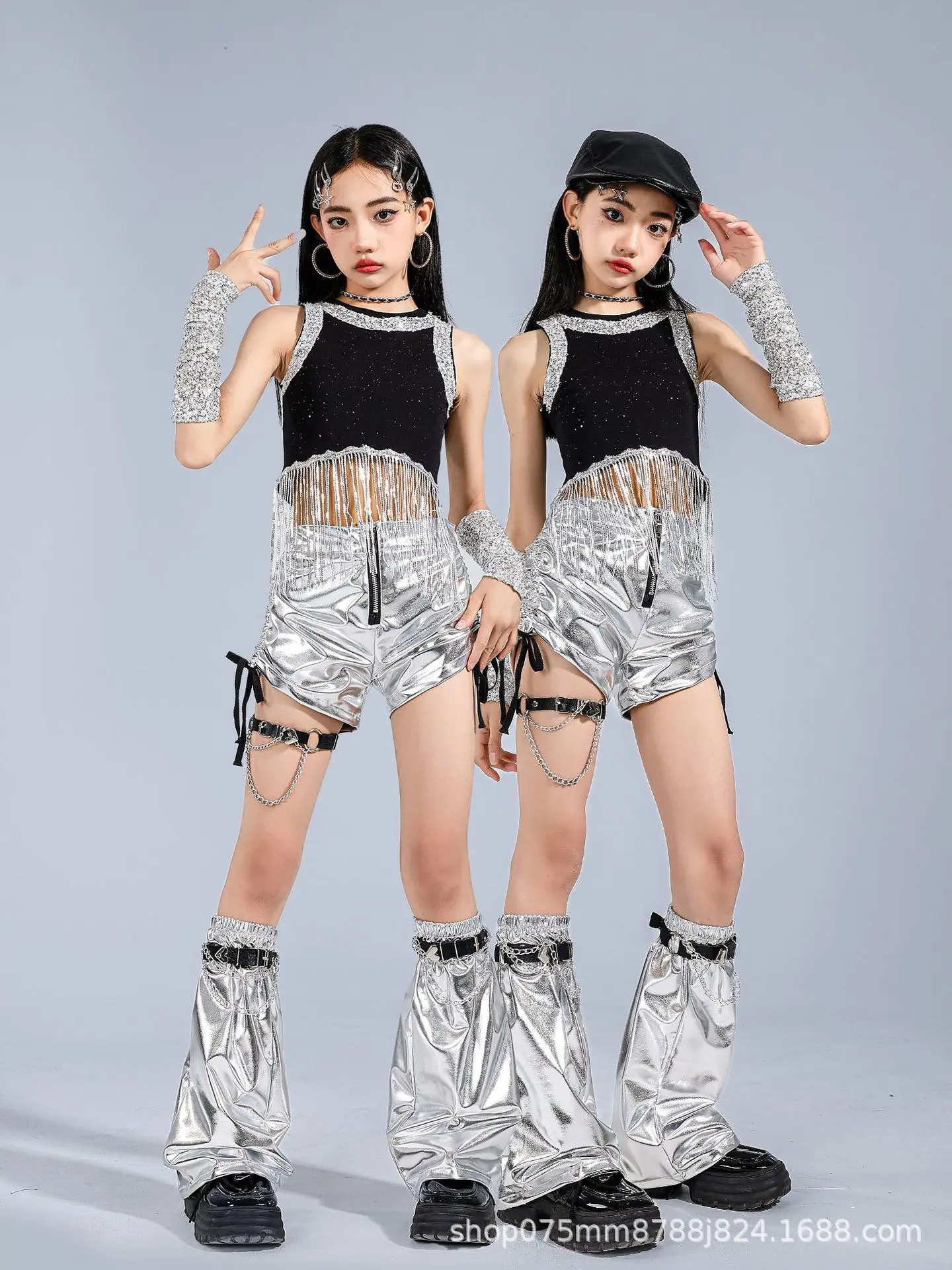 Kid Kpop Hip Hop Clothing Black Sequin Fringe Crop Tank Top Silver Metalic Side Tie Shorts for Girl Street Dance Costume Clothes
Kid Kpop Hip Hop Clothing Black Sequin Fringe Crop Tank Top Silver Metalic Side Tie Shorts for Girl Street Dance Costume Clothes