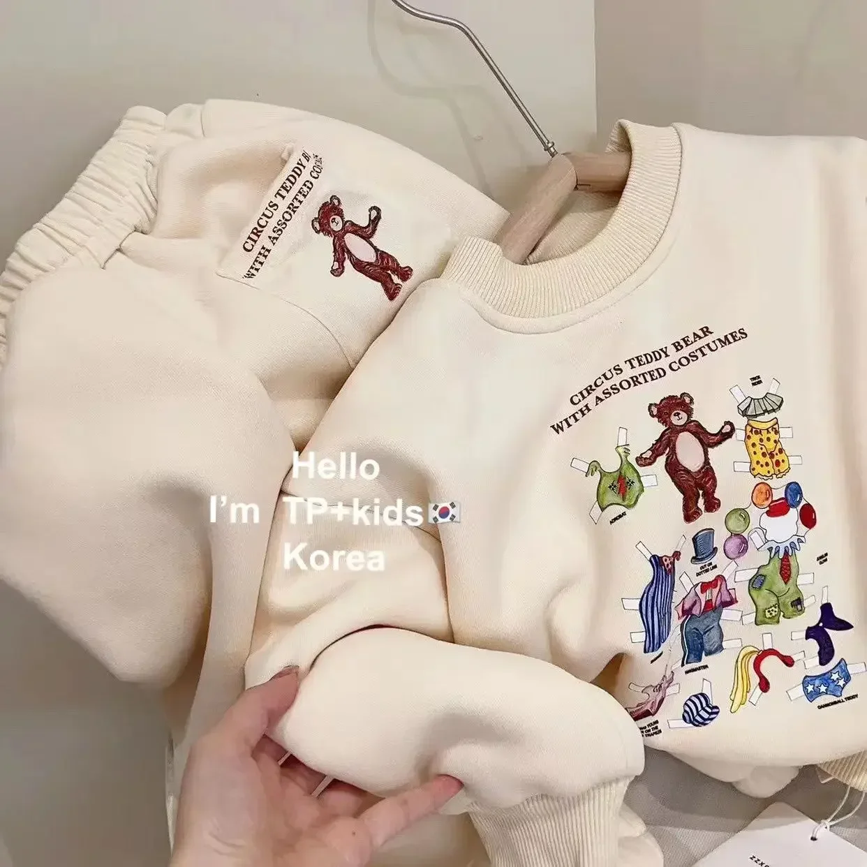 Winter Plush Warm Children's Sets 2023 Cute Bear Girls' Boys Thick Cartoon Printed Plush Sweater Pant 2 Pcs Casual Baby Cothes
Winter Plush Warm Children's Sets 2023 Cute Bear Girls' Boys Thick Cartoon Printed Plush Sweater Pant 2 Pcs Casual Baby Cothes