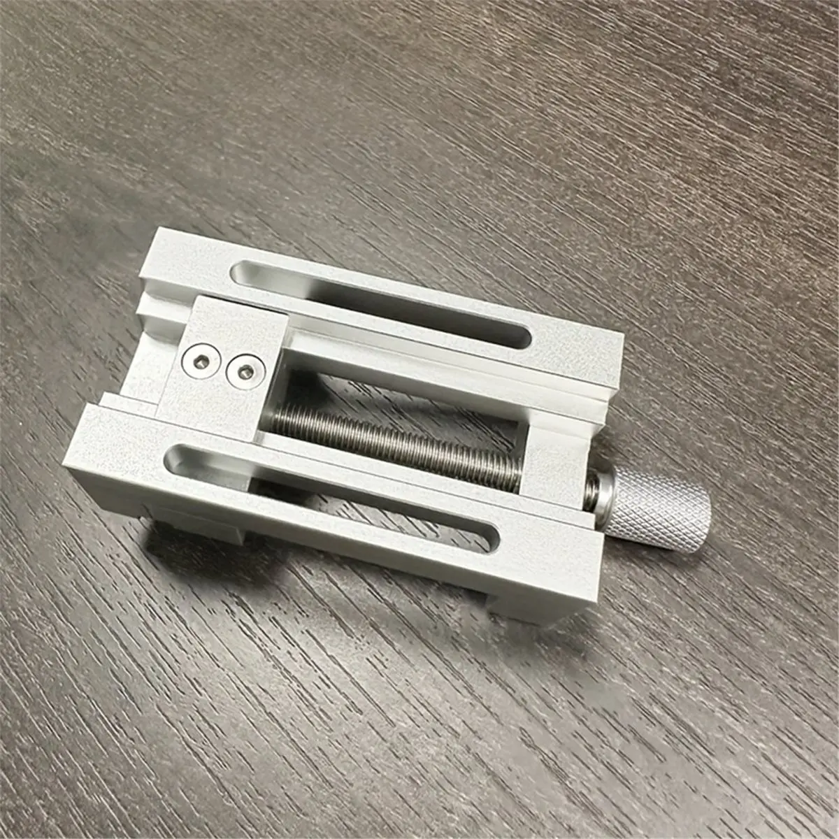 AA91 1Pc Mini Drill Pressing Vise with Rubber Soft Jaws 0-47mm Clamping Range for Crafts & Repairs
AA91 1Pc Mini Drill Pressing Vise with Rubber Soft Jaws 0-47mm Clamping Range for Crafts & Repairs