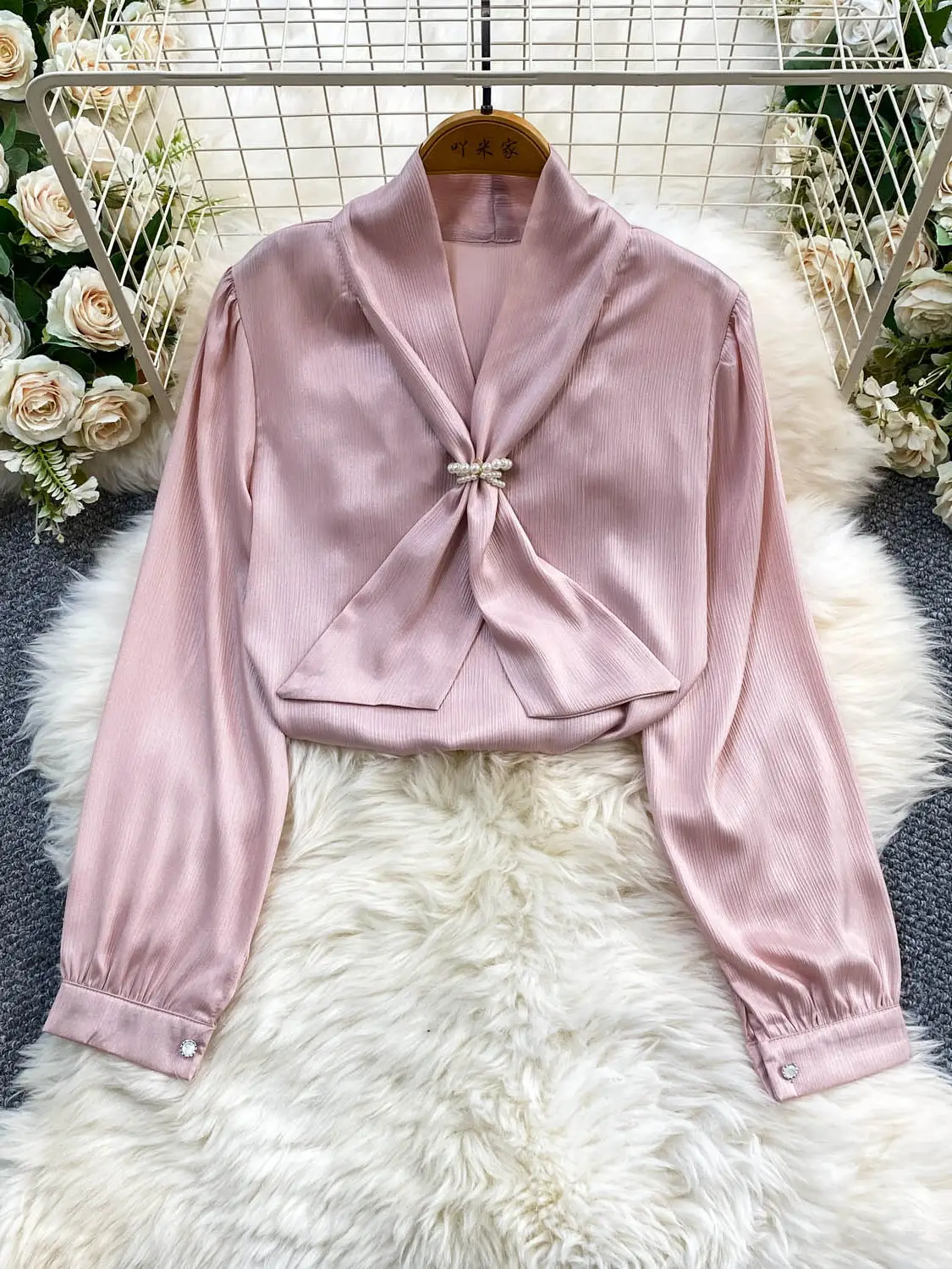 Women's Pink Satin Blouses and Shirts Vintage Fashion French Shirt Elegant Luxury Long Sleeve V-neck Blouse Top for Women 2026
Women's Pink Satin Blouses and Shirts Vintage Fashion French Shirt Elegant Luxury Long Sleeve V-neck Blouse Top for Women 2026