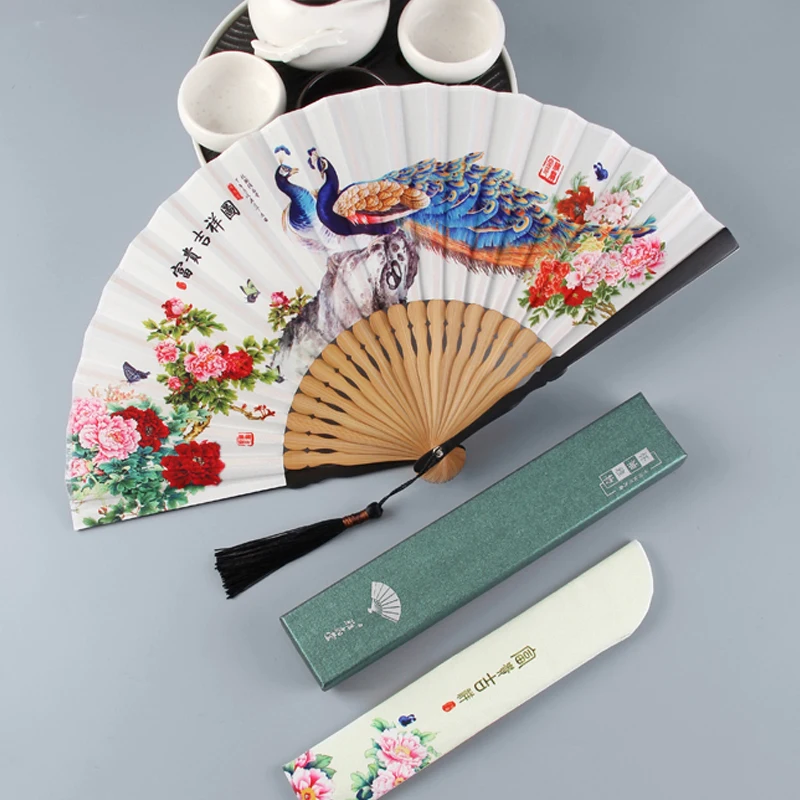 Wedding Folding Fan Dragon and Phoenix Chengxiang Hand Fan Exquisite Gift Box Presenting Tassel Chinese Style Dance Party Fan
Wedding Folding Fan Dragon and Phoenix Chengxiang Hand Fan Exquisite Gift Box Presenting Tassel Chinese Style Dance Party Fan