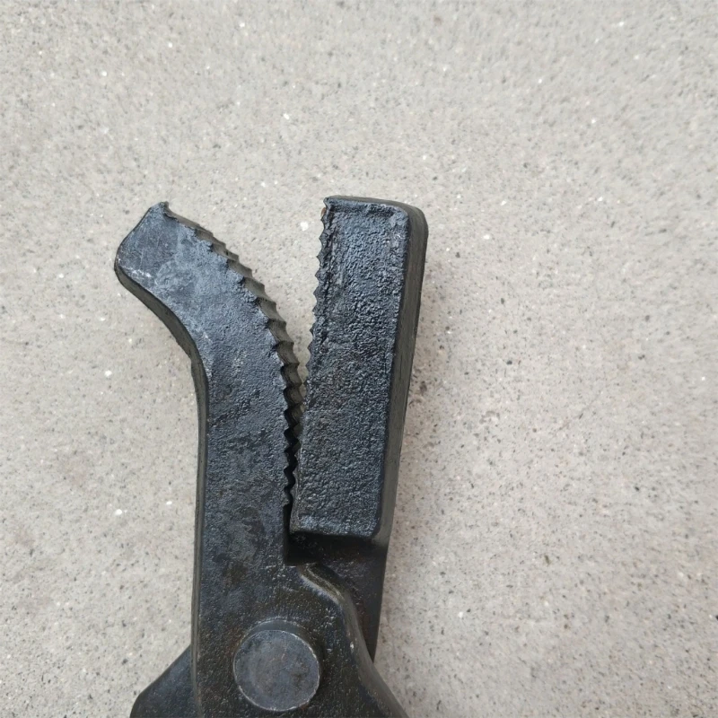 Hoof Nipper Trimmer Horseshoe Pliers Stainless Steel Hoof Nails Clincher
Hoof Nipper Trimmer Horseshoe Pliers Stainless Steel Hoof Nails Clincher