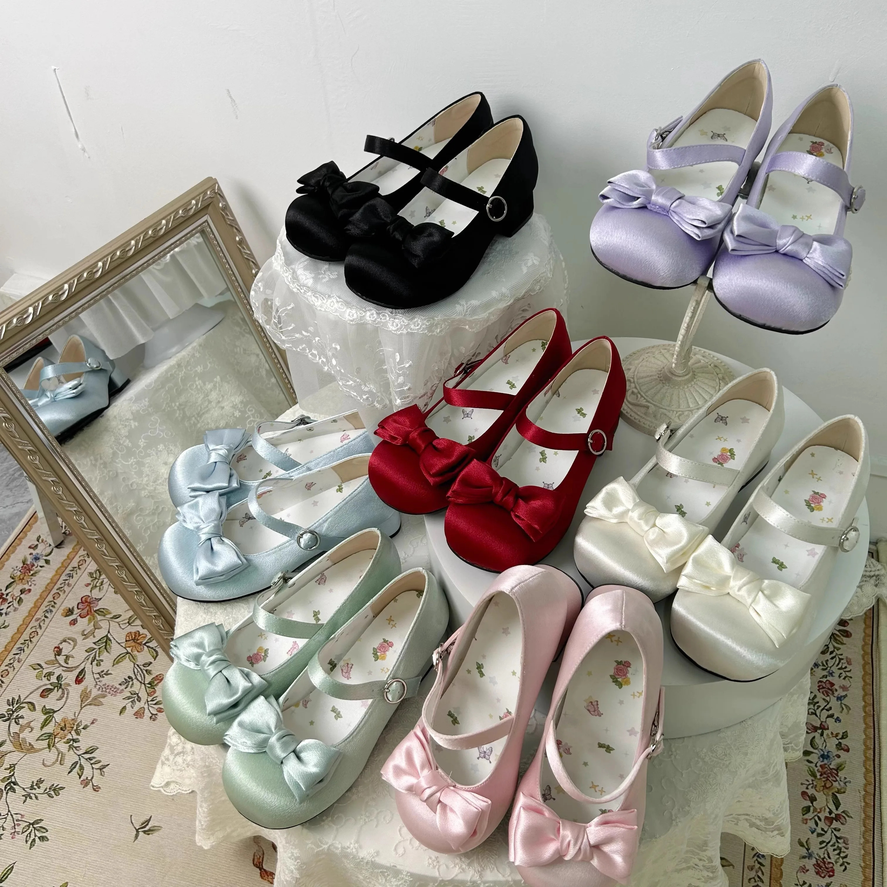 Flats Lolita Women's Shoes Low Heel Round Head Lo Pink Kawaii Platform Heels Sweet Mary Jane Pumps Satin Girls Casual Shoes
Flats Lolita Women's Shoes Low Heel Round Head Lo Pink Kawaii Platform Heels Sweet Mary Jane Pumps Satin Girls Casual Shoes