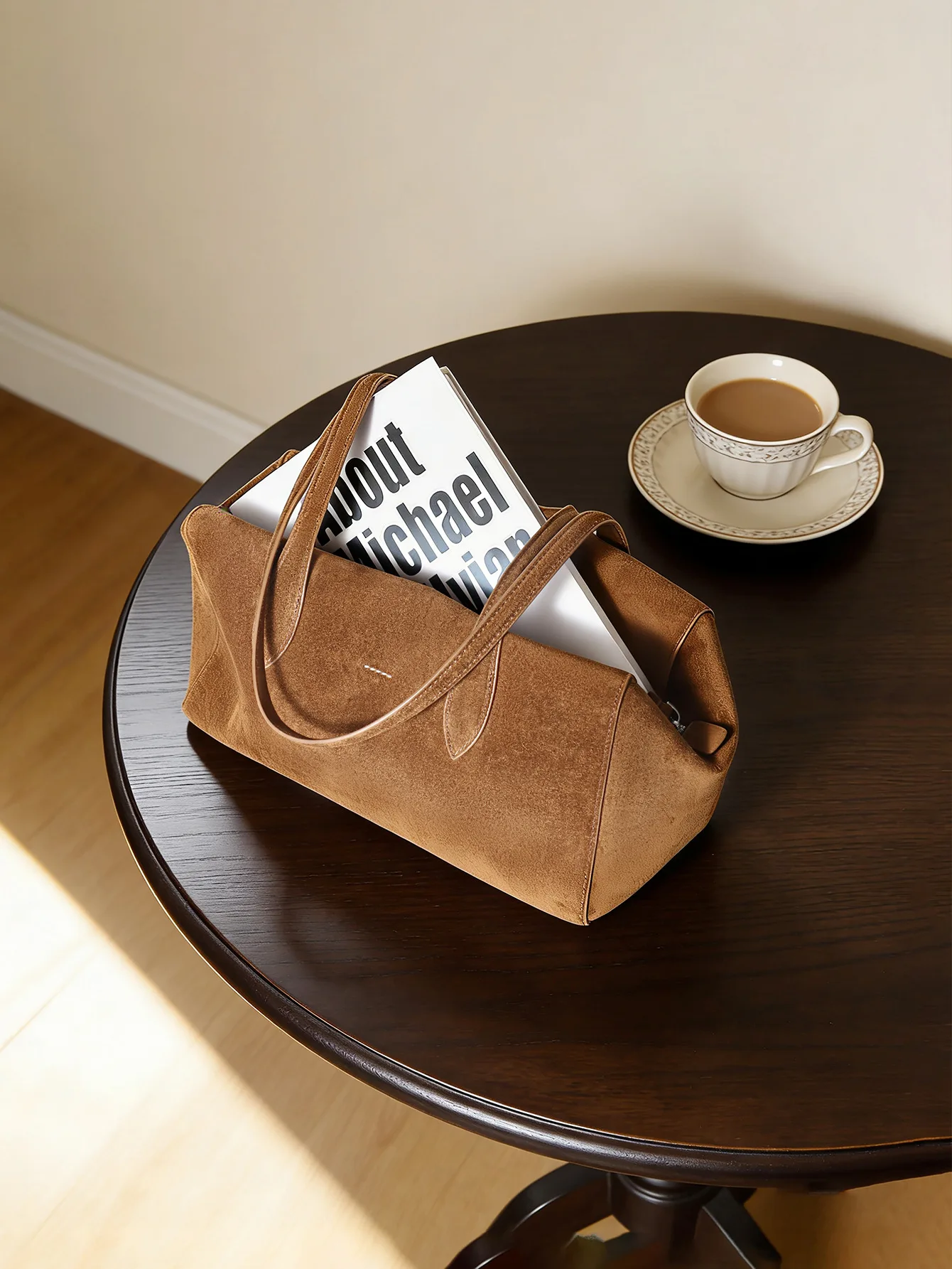 Универсальная сумка-боулинг Niche Design 2026: Новая вместительная сумка через плечо/на предплечье в стиле Boston
Универсальная сумка-боулинг Niche Design 2026: Новая вместительная сумка через плечо/на предплечье в стиле Boston