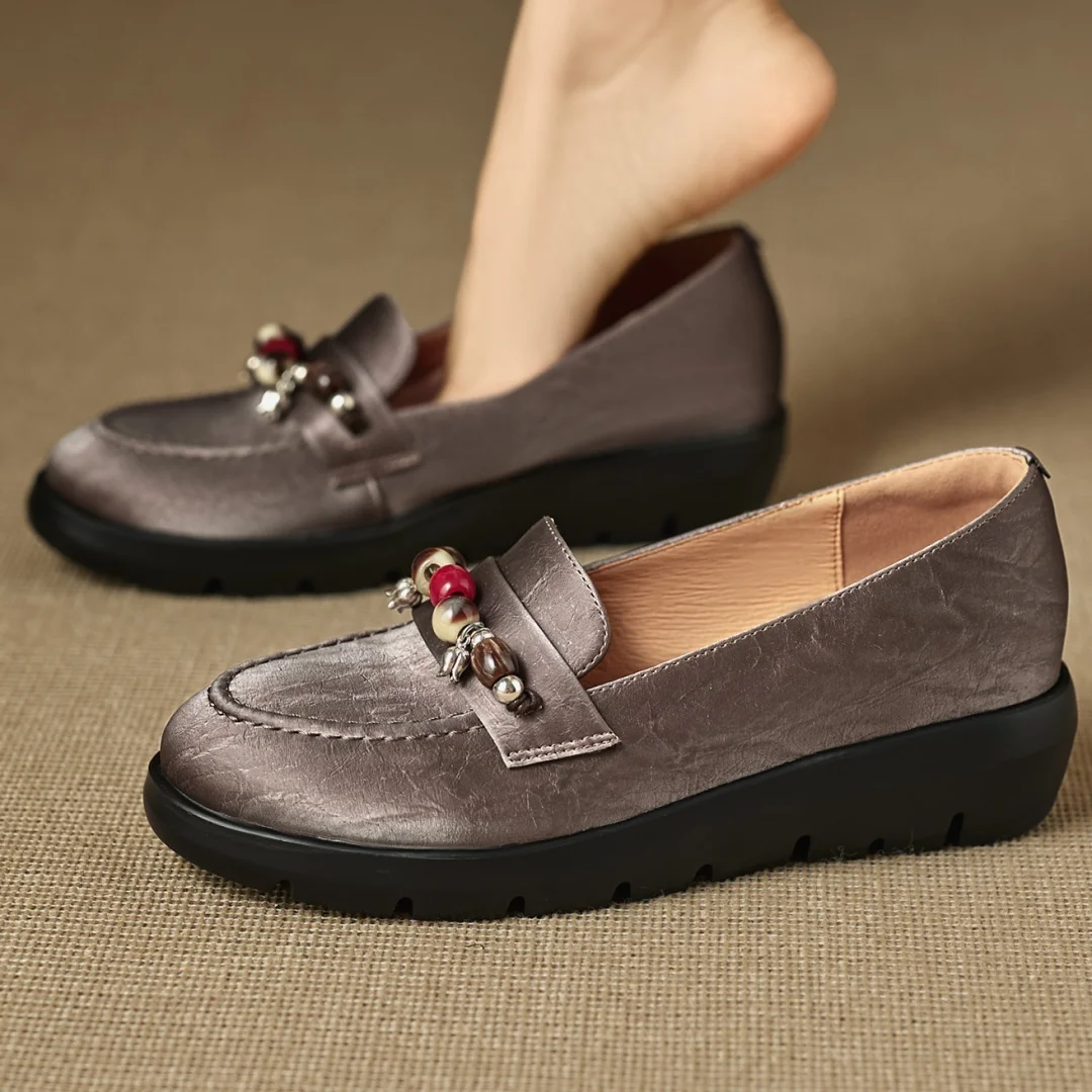 Женские лоферы на плоской подошве из натуральной кожи с круглым носком и толстой подошвой, повседневные женские мягкие мокасины с украшением из бисера
Женские лоферы на плоской подошве из натуральной кожи с круглым носком и толстой подошвой, повседневные женские мягкие мокасины с украшением из бисера