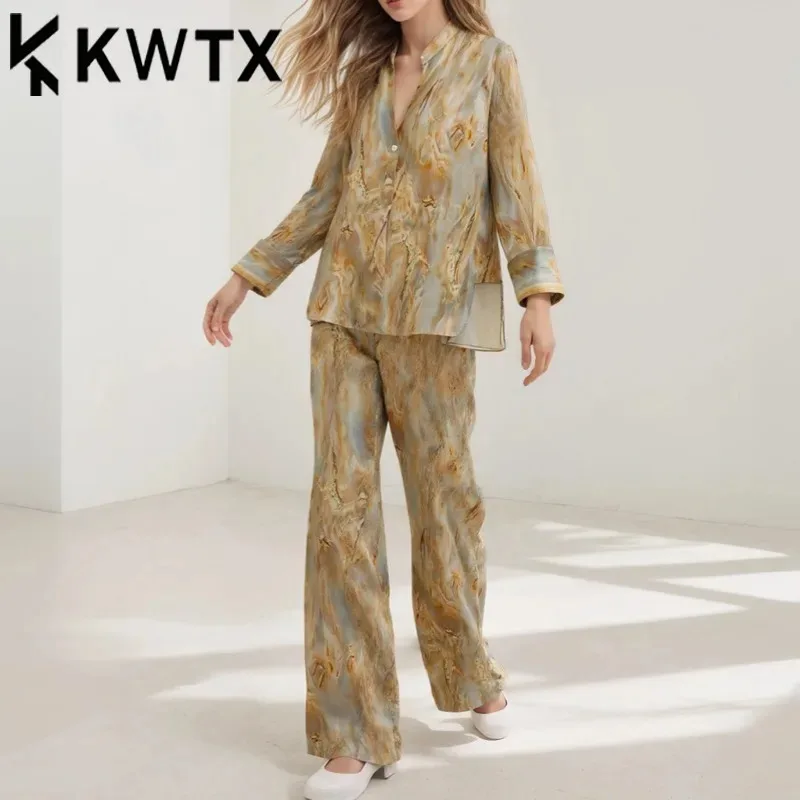 KWTX 2025 Trendy Spring Summer Women's Two Piece Set Tie Dye Satin Printed Shirt Mid Waist Straight Pants Elegant Outfit
KWTX 2025 Trendy Spring Summer Women's Two Piece Set Tie Dye Satin Printed Shirt Mid Waist Straight Pants Elegant Outfit